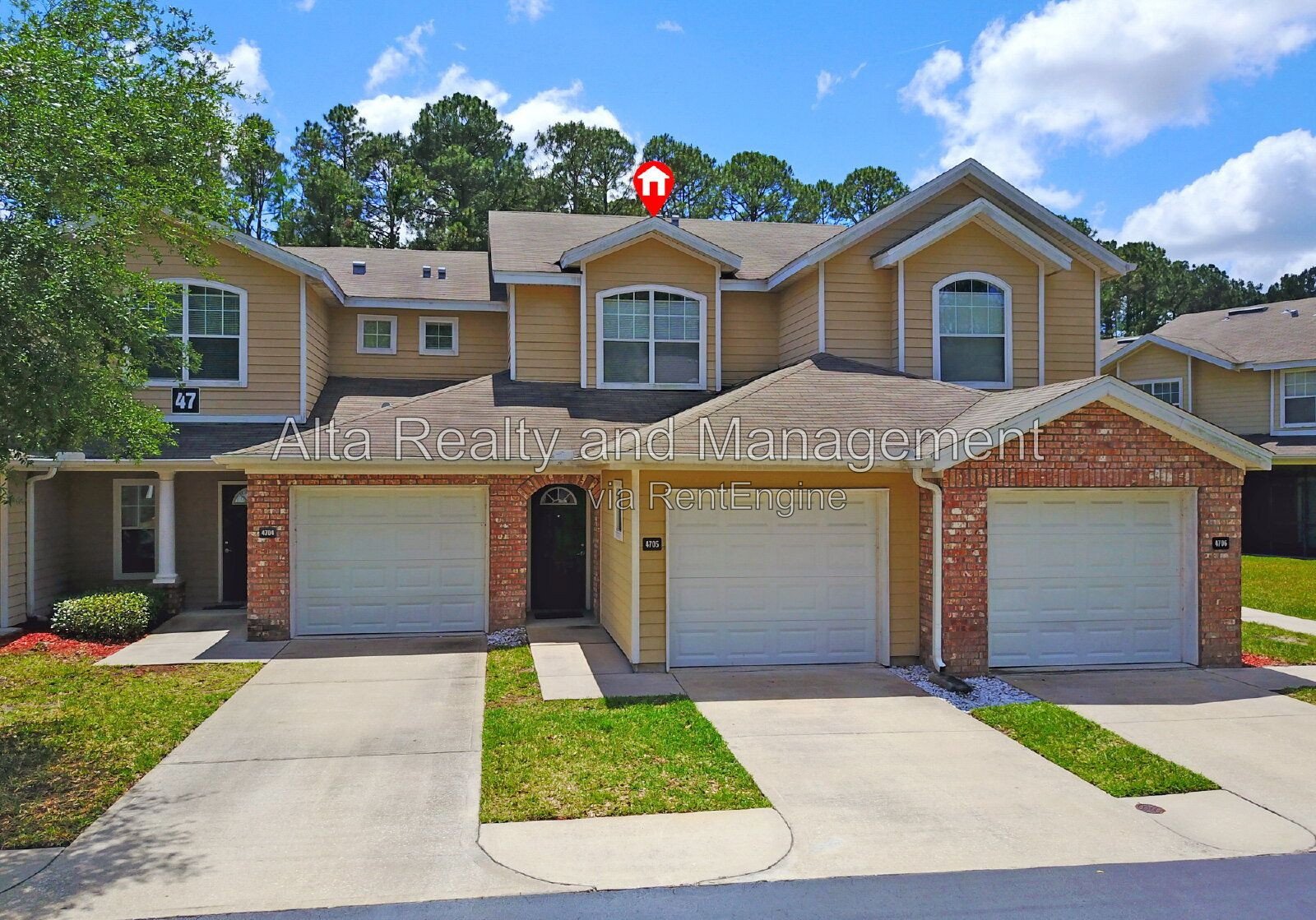 Stylish Baymeadows Townhome with Dual Suites & Resort Amenities property image