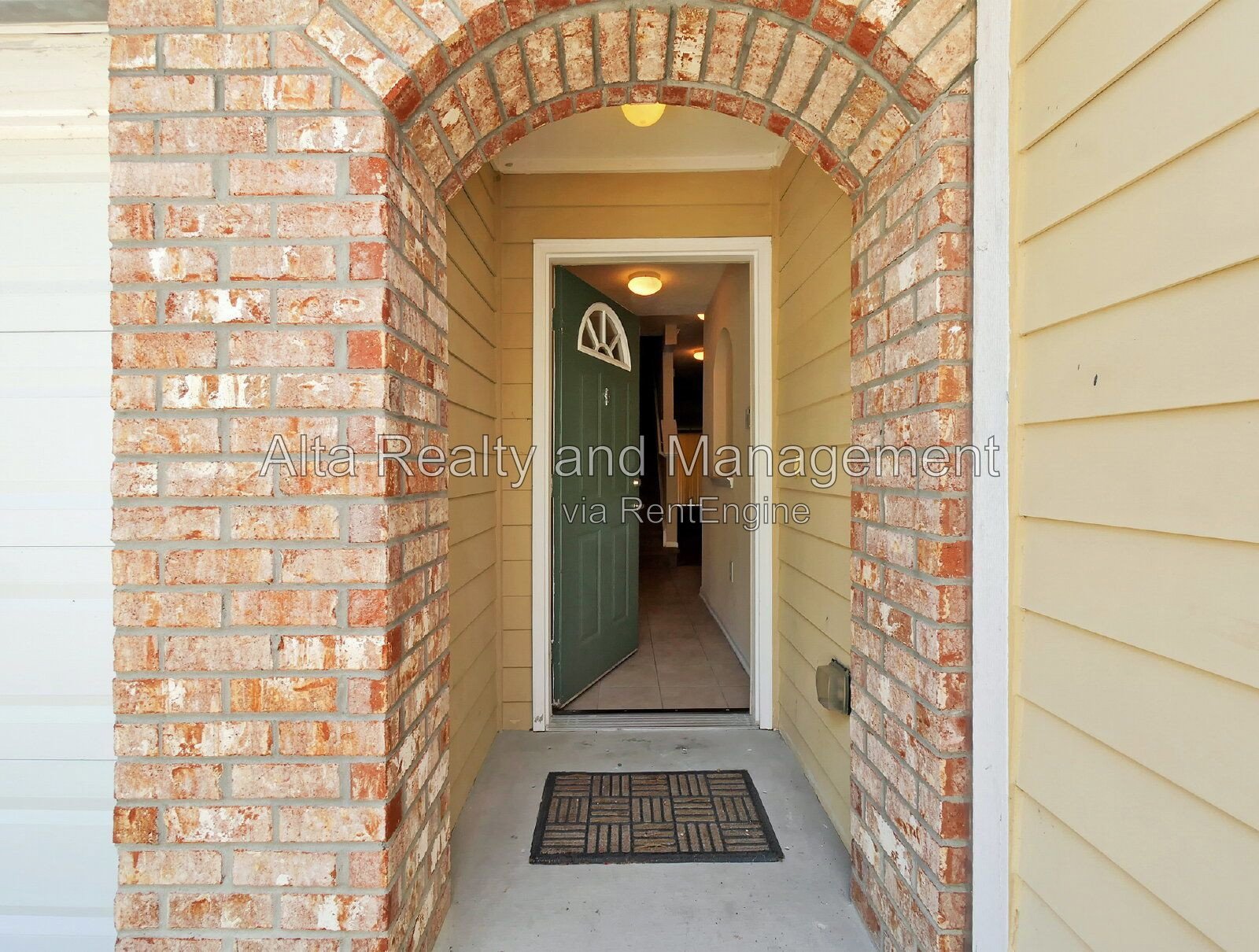 Stylish Baymeadows Townhome with Dual Suites & Resort Amenities property image