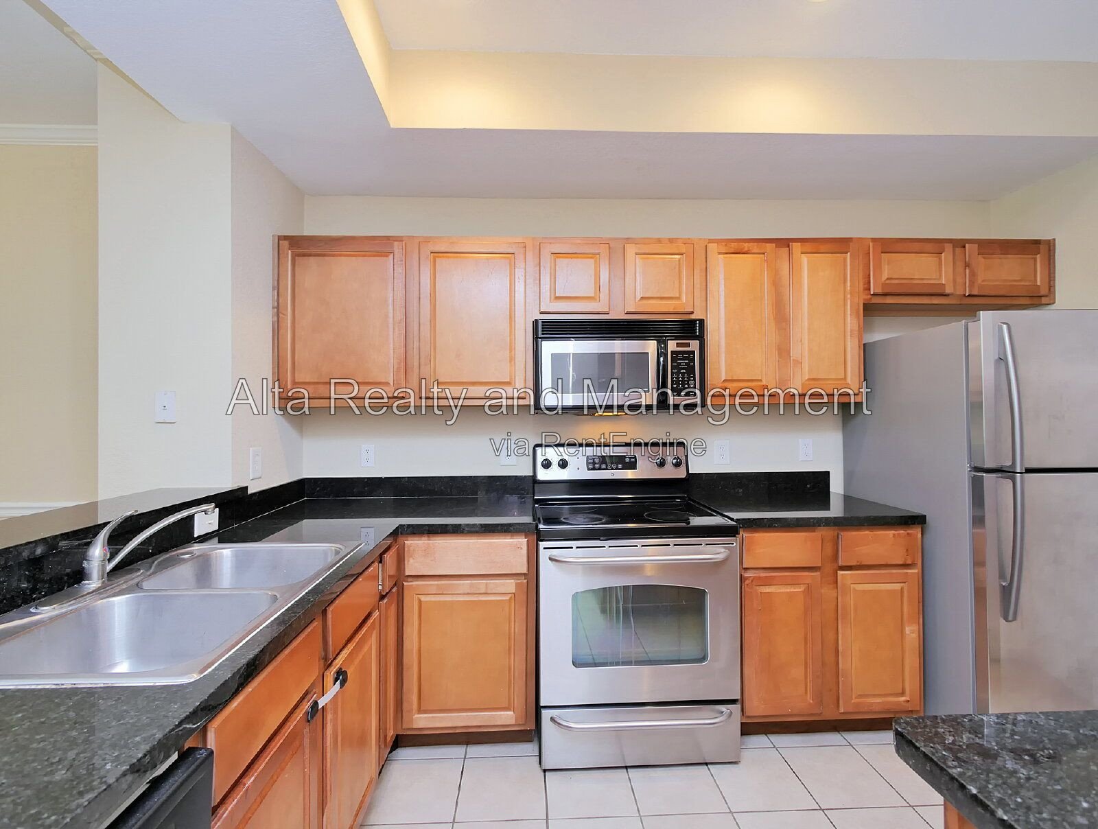 Stylish Baymeadows Townhome with Dual Suites & Resort Amenities property image