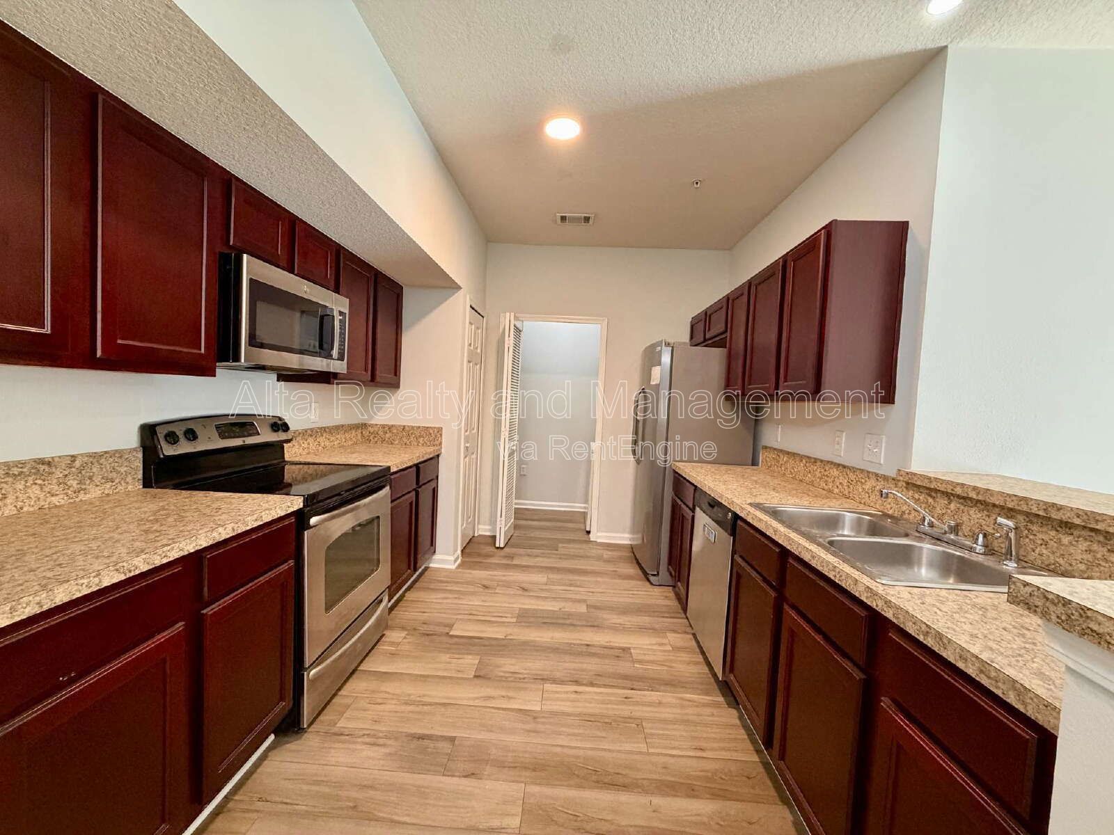 First-Floor 2BR/2BA Condo – No Stairs, New LVP Floors & Stainless Appliances! property image