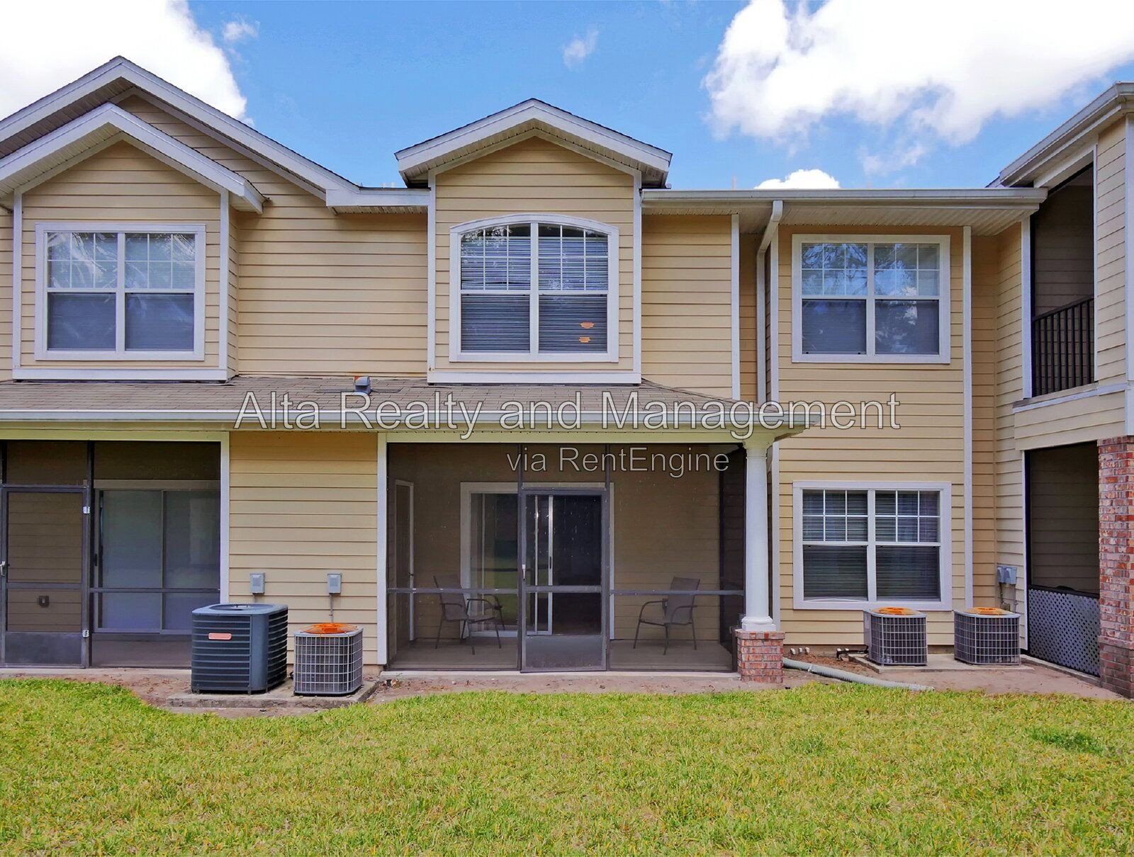 Stylish Baymeadows Townhome with Dual Suites & Resort Amenities property image