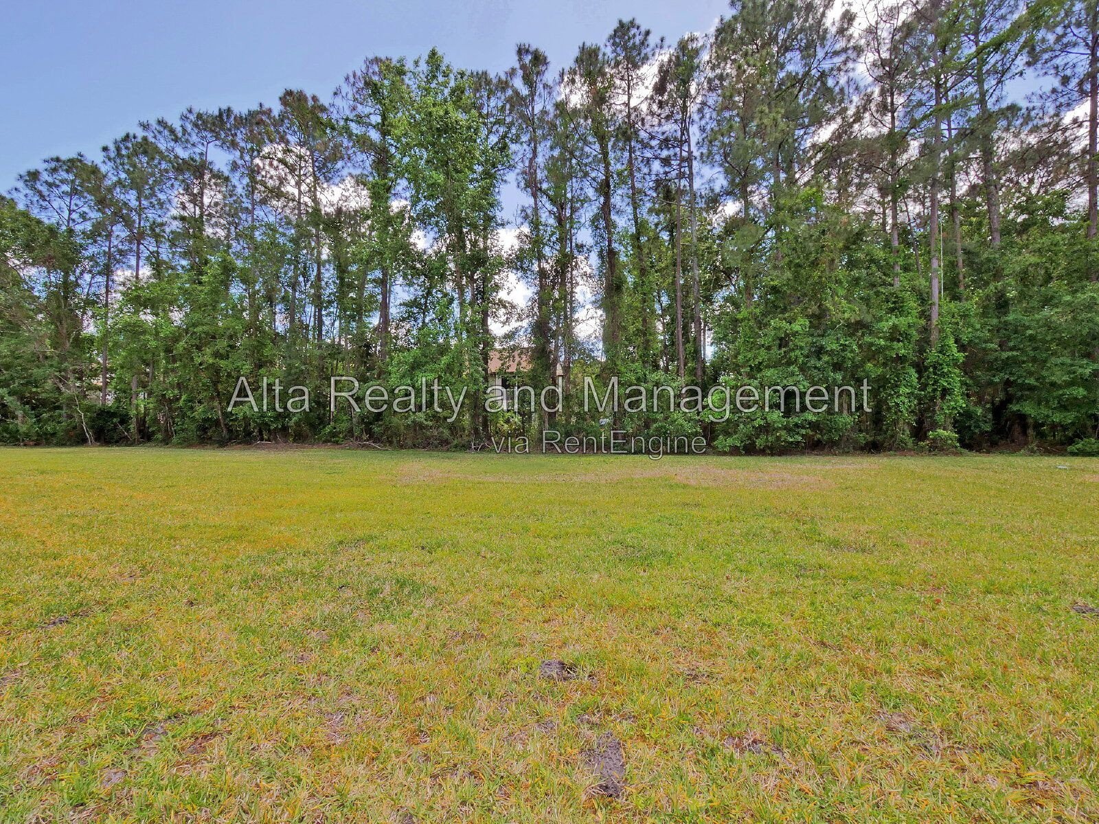 Stylish Baymeadows Townhome with Dual Suites & Resort Amenities property image