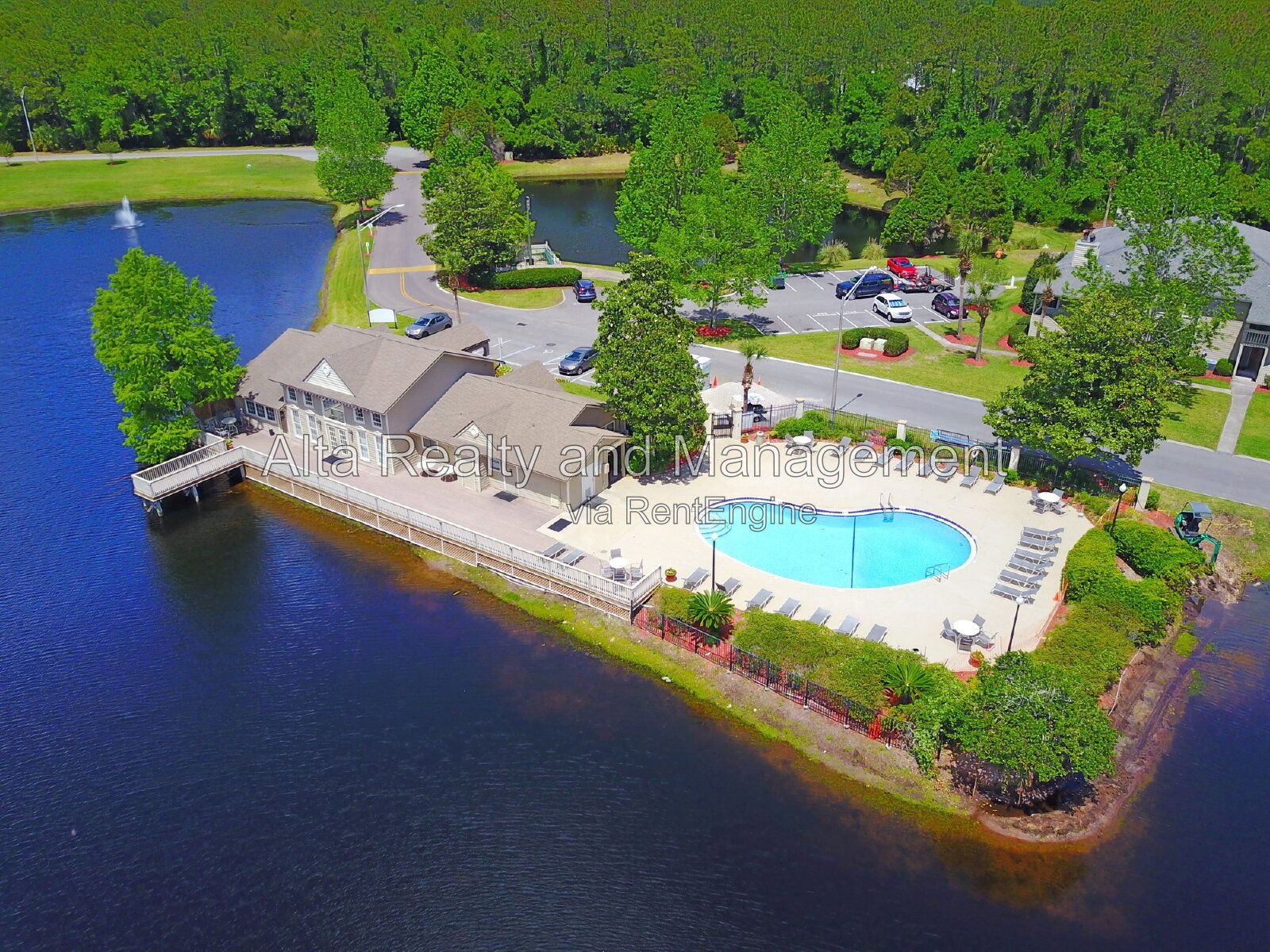 Stylish Baymeadows Townhome with Dual Suites & Resort Amenities property image