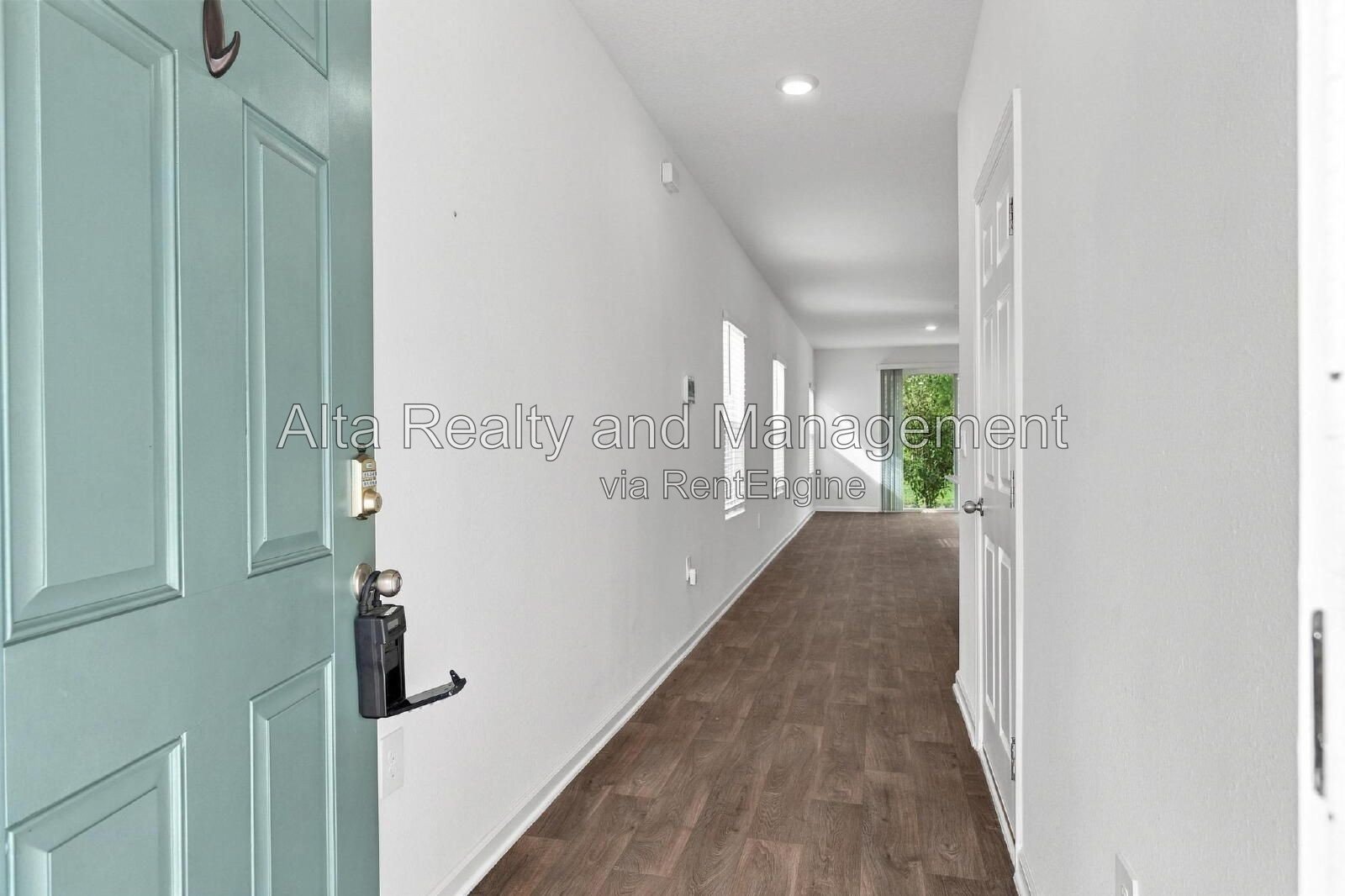 3-Bedroom Townhome for Rent in Jacksonville, FL 32218 | Pond Views & Garage property image