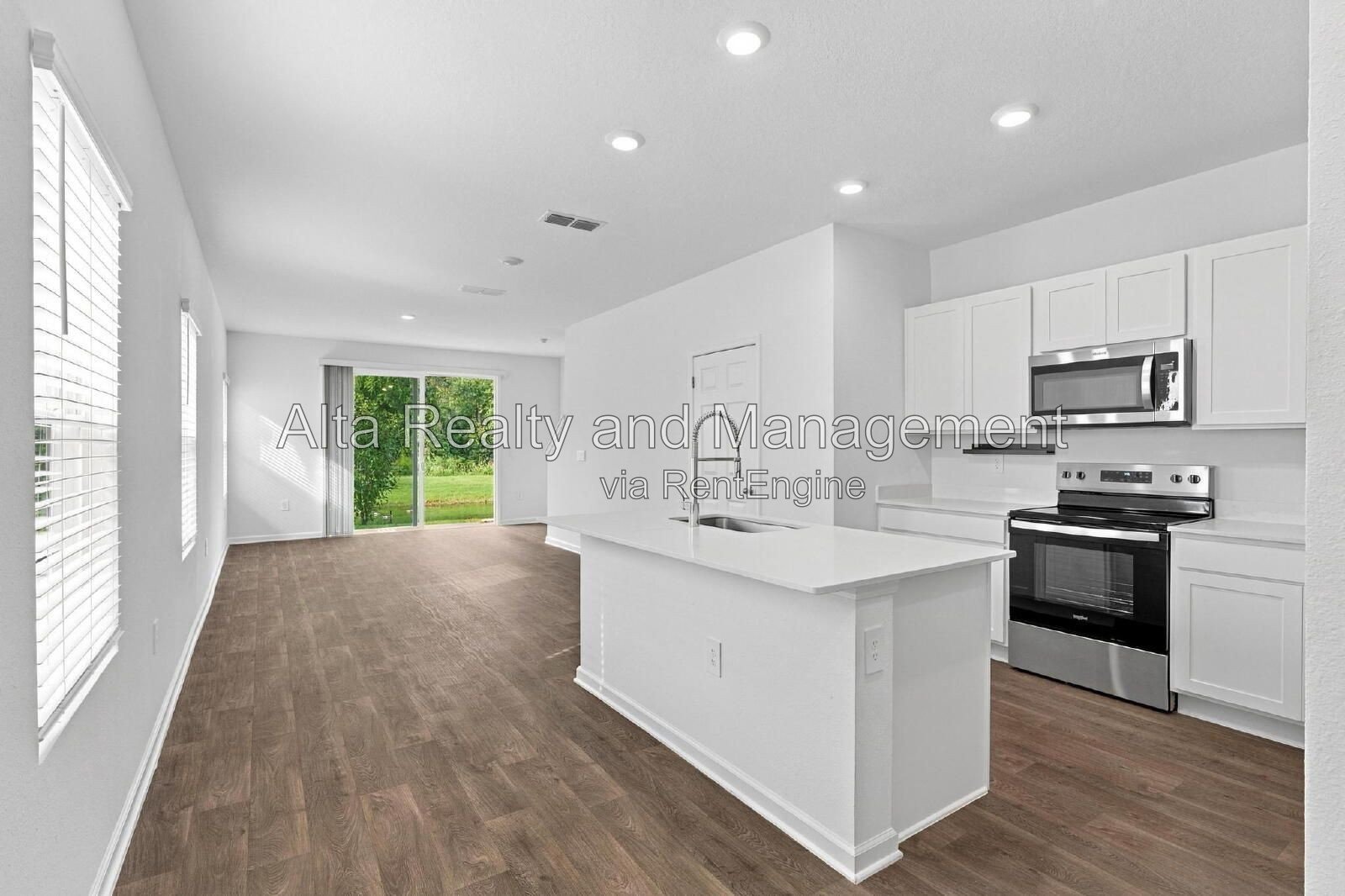 3-Bedroom Townhome for Rent in Jacksonville, FL 32218 | Pond Views & Garage property image