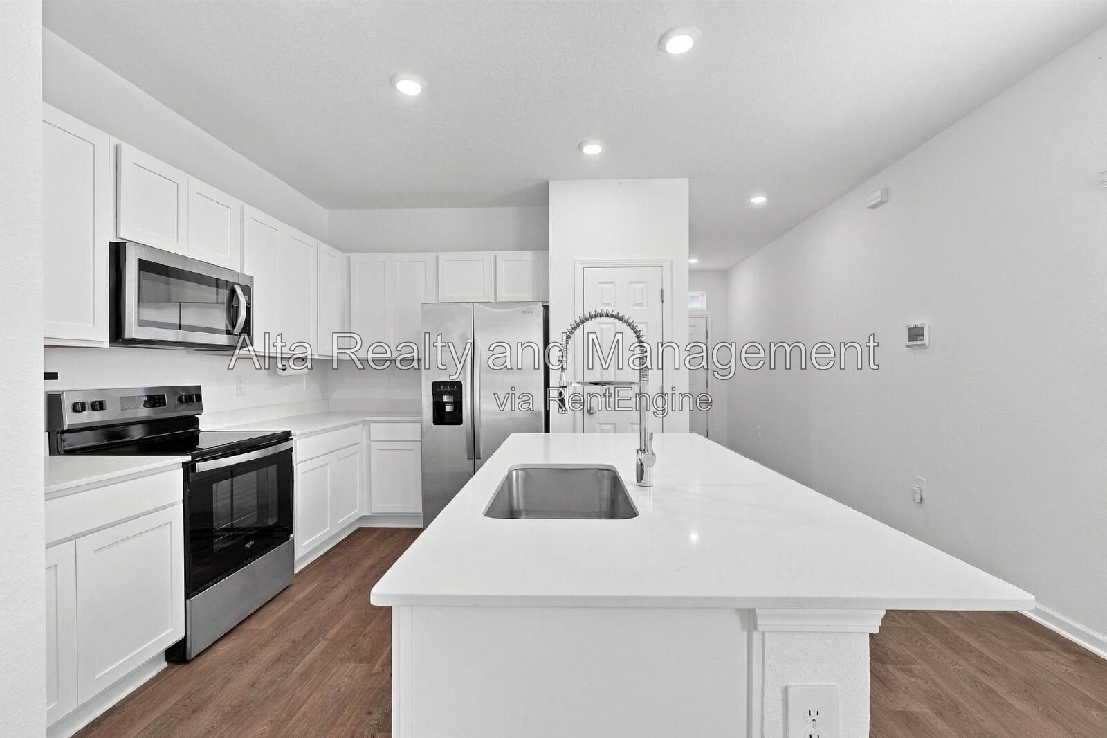 3-Bedroom Townhome for Rent in Jacksonville, FL 32218 | Pond Views & Garage property image