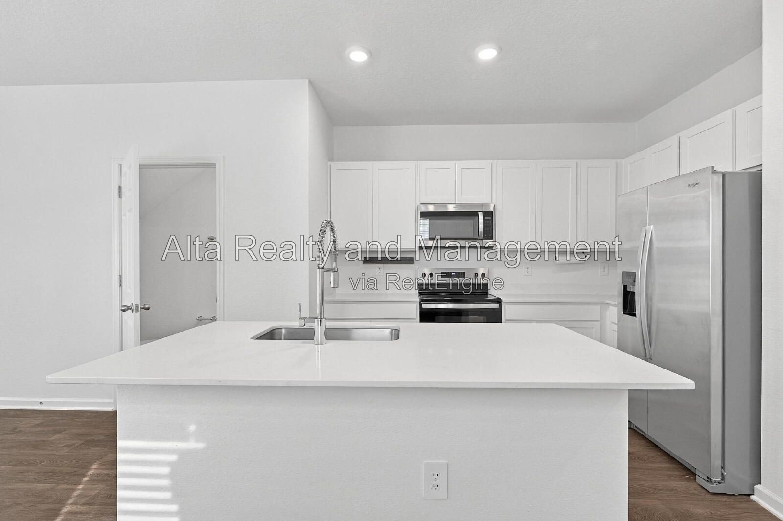 3-Bedroom Townhome for Rent in Jacksonville, FL 32218 | Pond Views & Garage property image