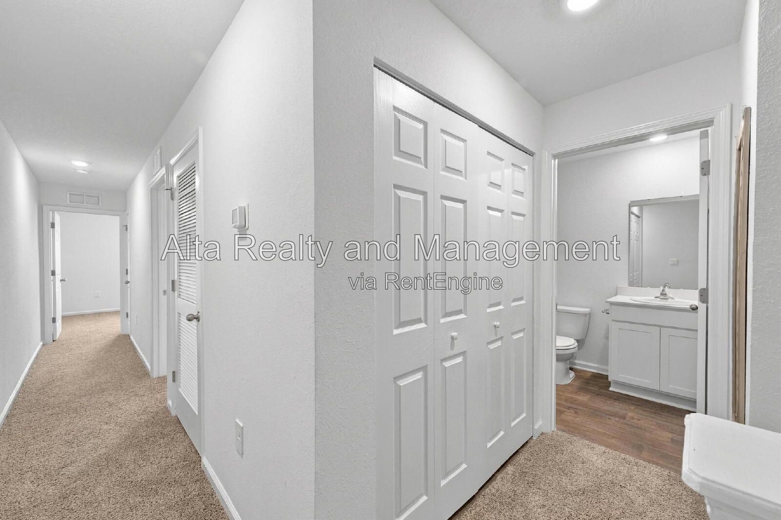 3-Bedroom Townhome for Rent in Jacksonville, FL 32218 | Pond Views & Garage property image