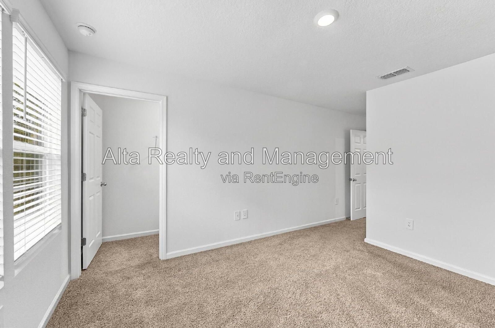 3-Bedroom Townhome for Rent in Jacksonville, FL 32218 | Pond Views & Garage property image