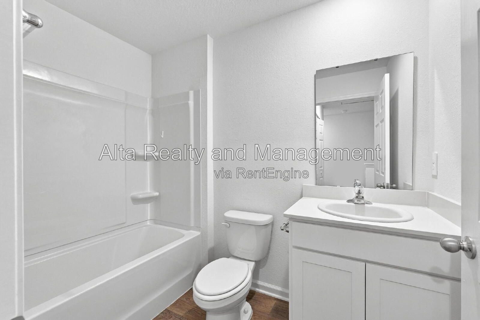 3-Bedroom Townhome for Rent in Jacksonville, FL 32218 | Pond Views & Garage property image