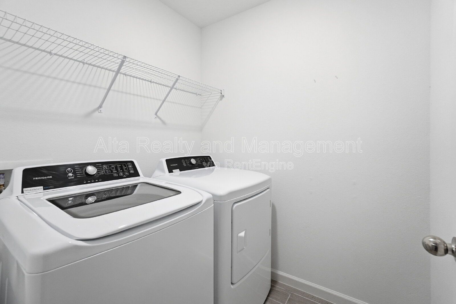 Beautiful 3-Bedroom Townhome with Garage & Screened Patio! property image