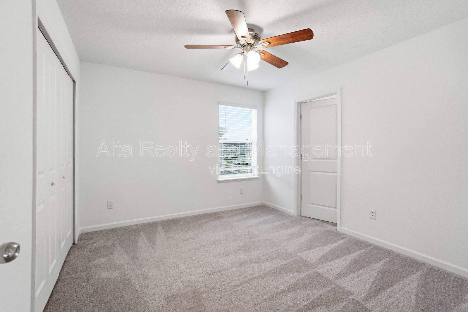 Beautiful 3-Bedroom Townhome with Garage & Screened Patio! property image