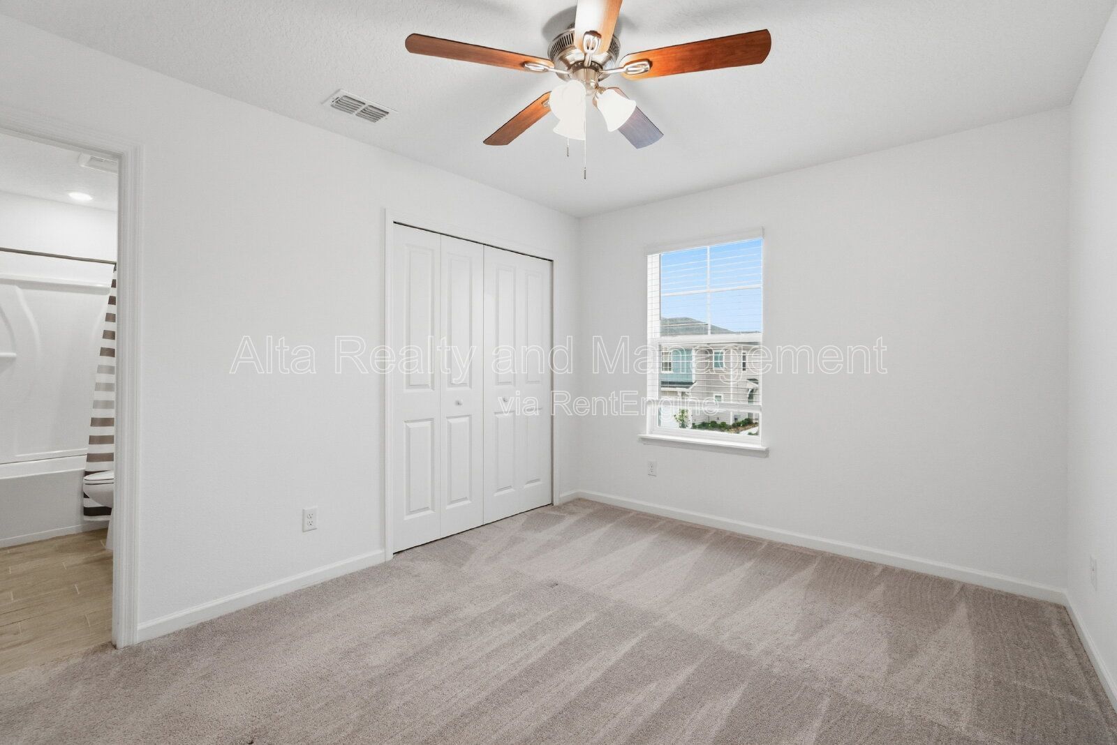 Beautiful 3-Bedroom Townhome with Garage & Screened Patio! property image