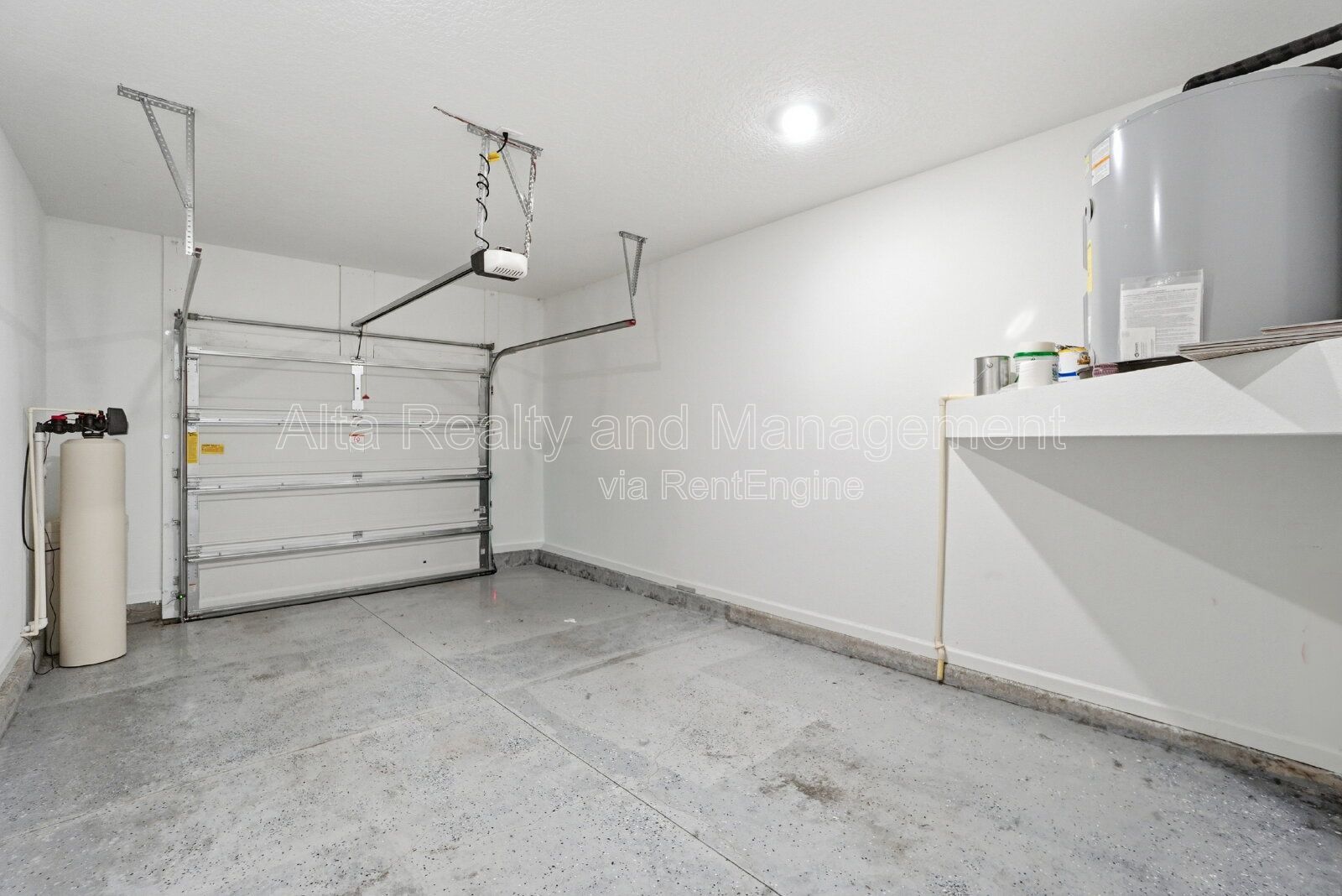 Beautiful 3-Bedroom Townhome with Garage & Screened Patio! property image