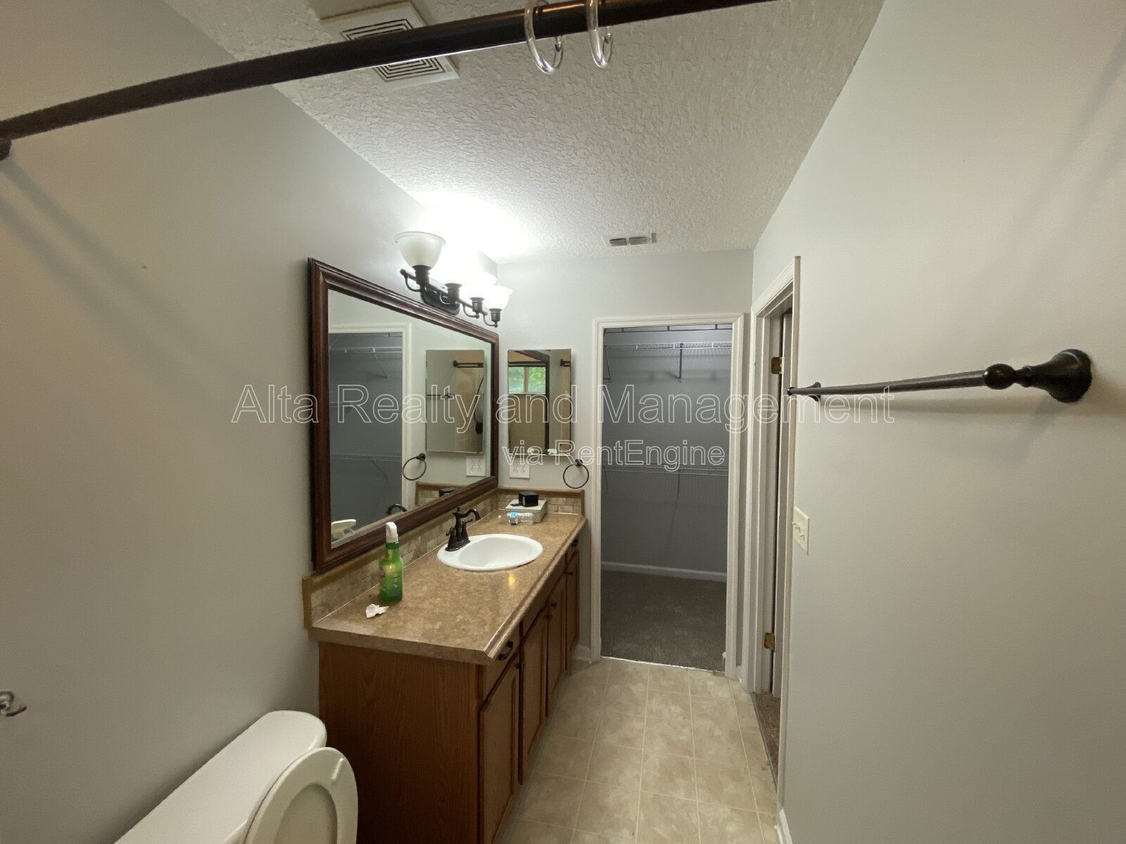Stunning 3-Bedroom End Unit Townhouse with Preserve View! property image