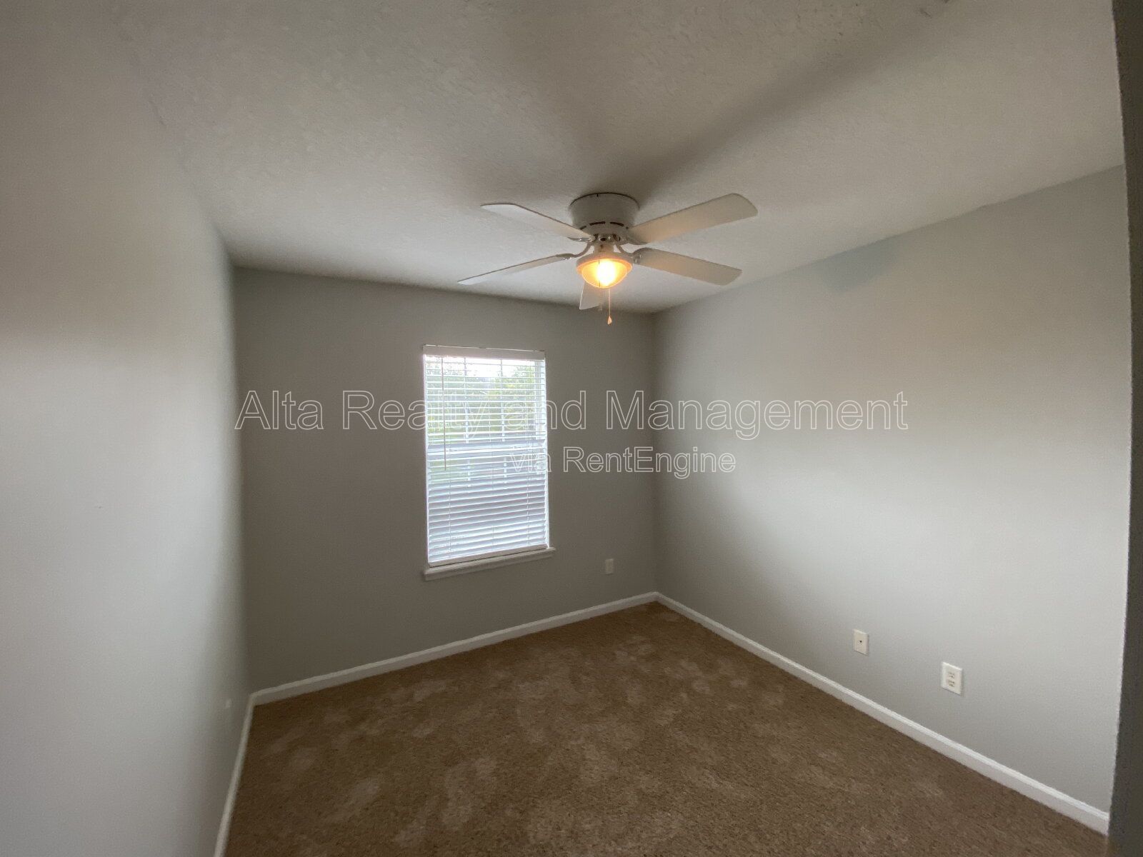 Stunning 3-Bedroom End Unit Townhouse with Preserve View! property image