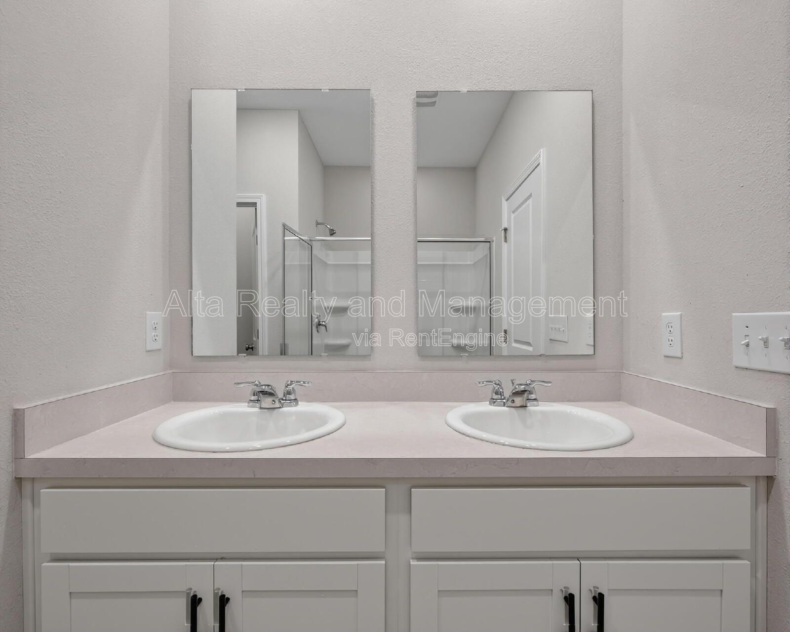 Modern Newer Construction in Desirable Pecan Park Community! property image