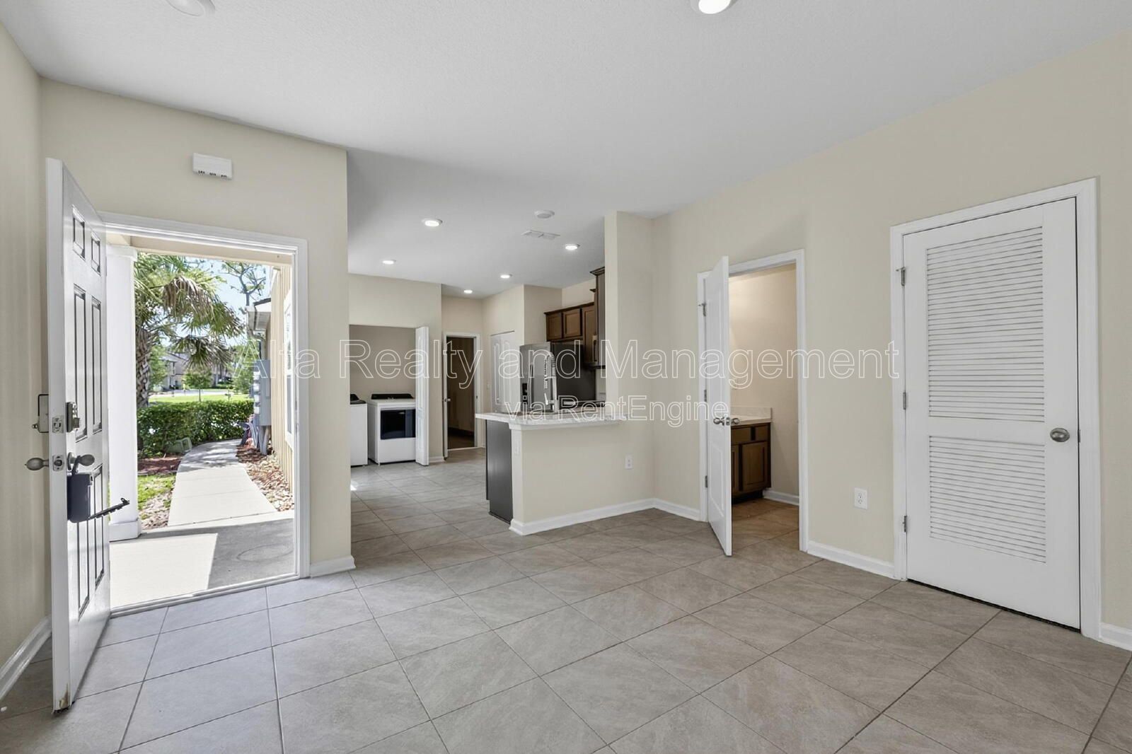 Modern 3BR Townhome in Baypointe Near St. Johns Town Center! property image