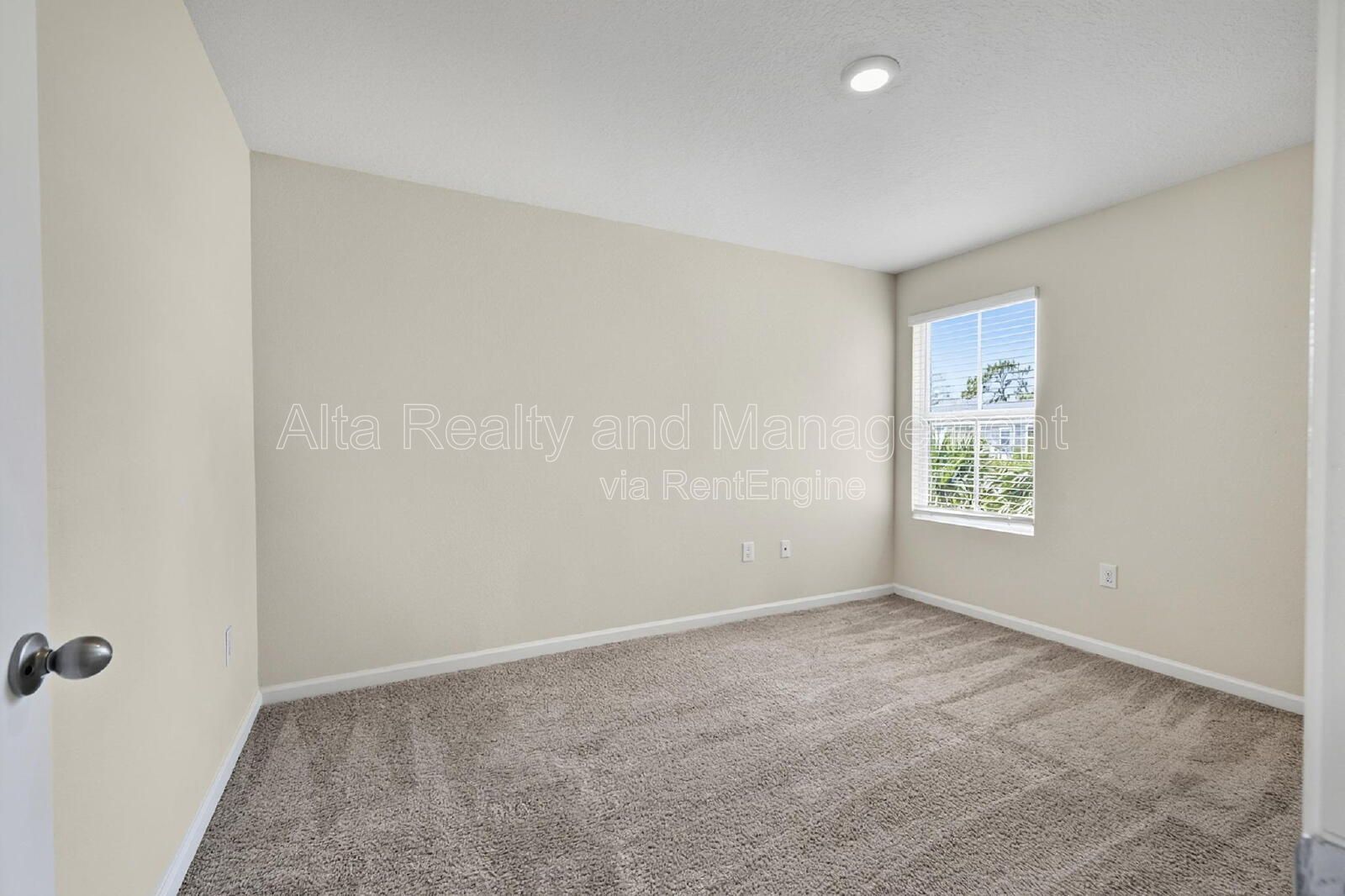 Modern 3BR Townhome in Baypointe Near St. Johns Town Center! property image