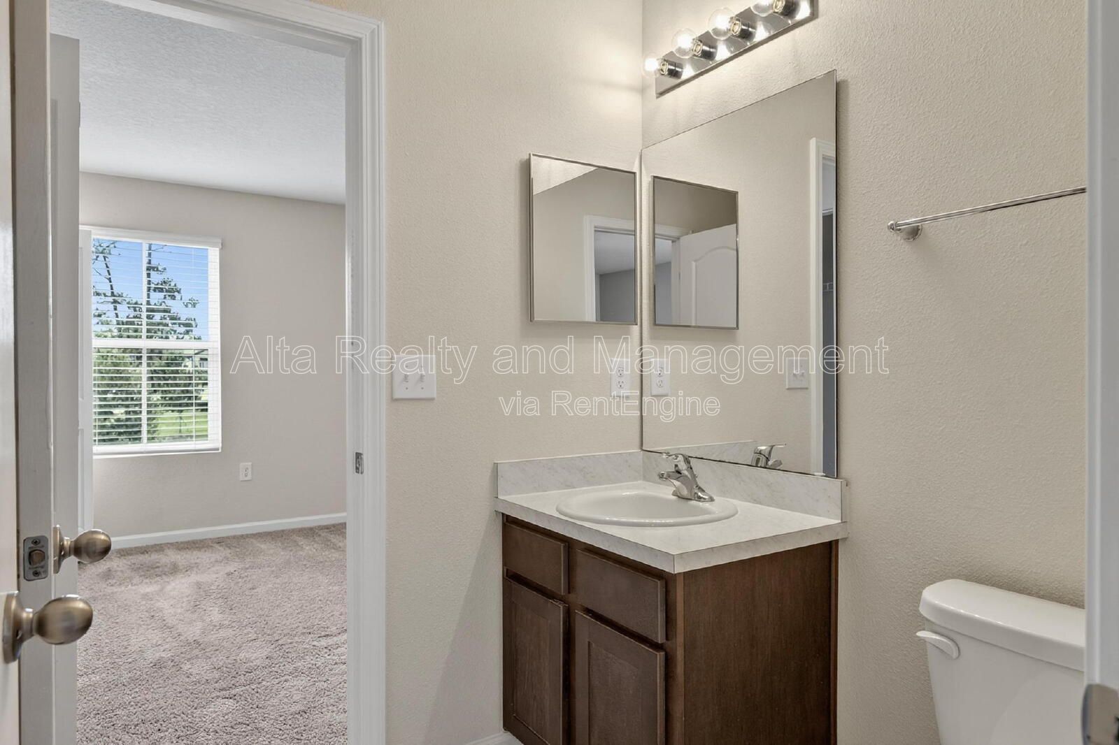 Modern 3BR Townhome in Baypointe Near St. Johns Town Center! property image