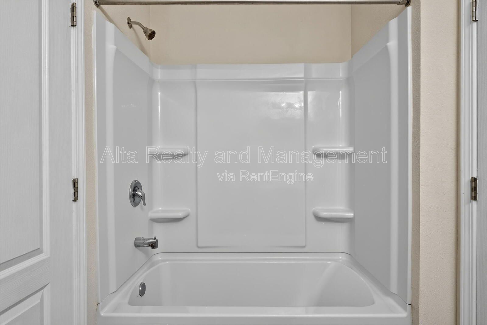 Modern 3BR Townhome in Baypointe Near St. Johns Town Center! property image