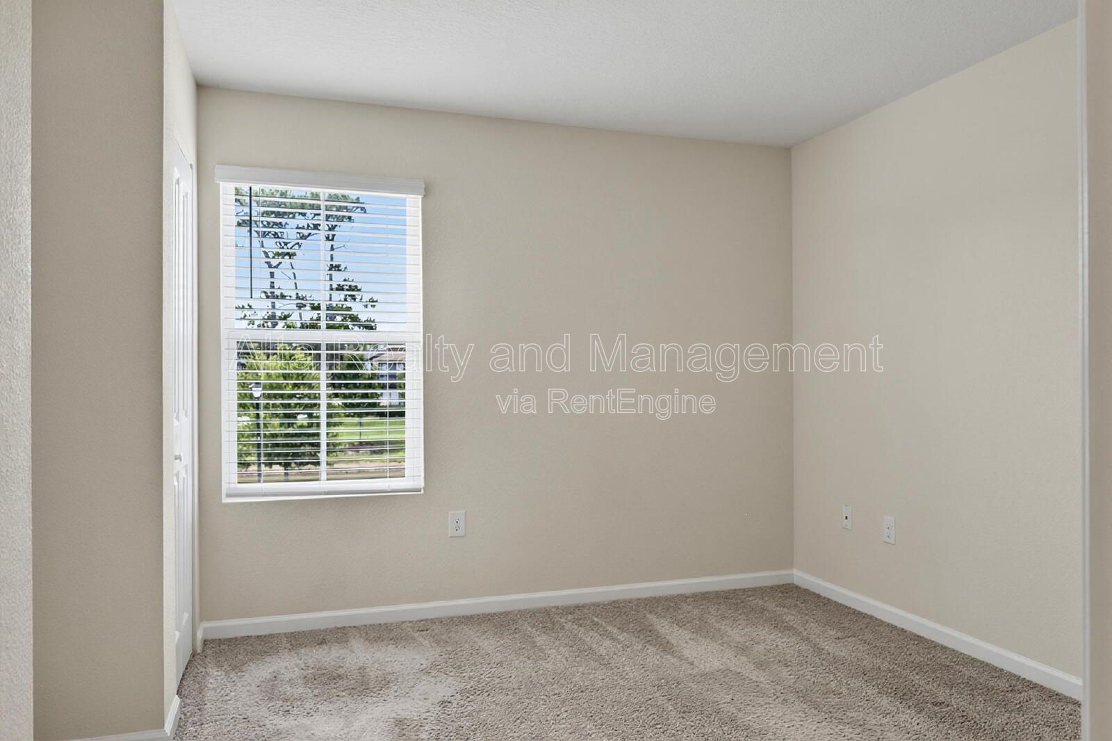Modern 3BR Townhome in Baypointe Near St. Johns Town Center! property image