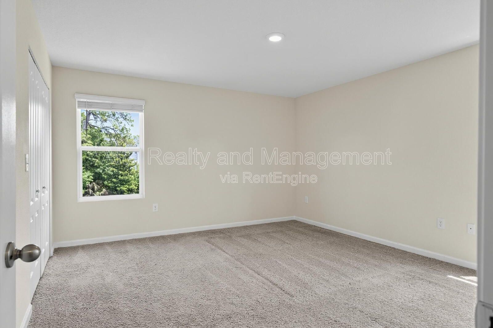 Modern 3BR Townhome in Baypointe Near St. Johns Town Center! property image
