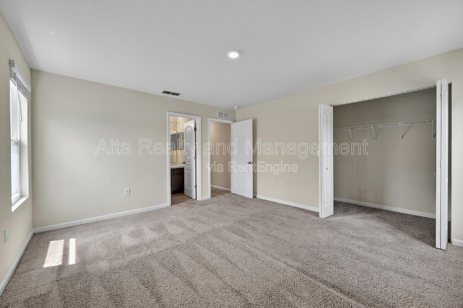 Modern 3BR Townhome in Baypointe Near St. Johns Town Center! property image