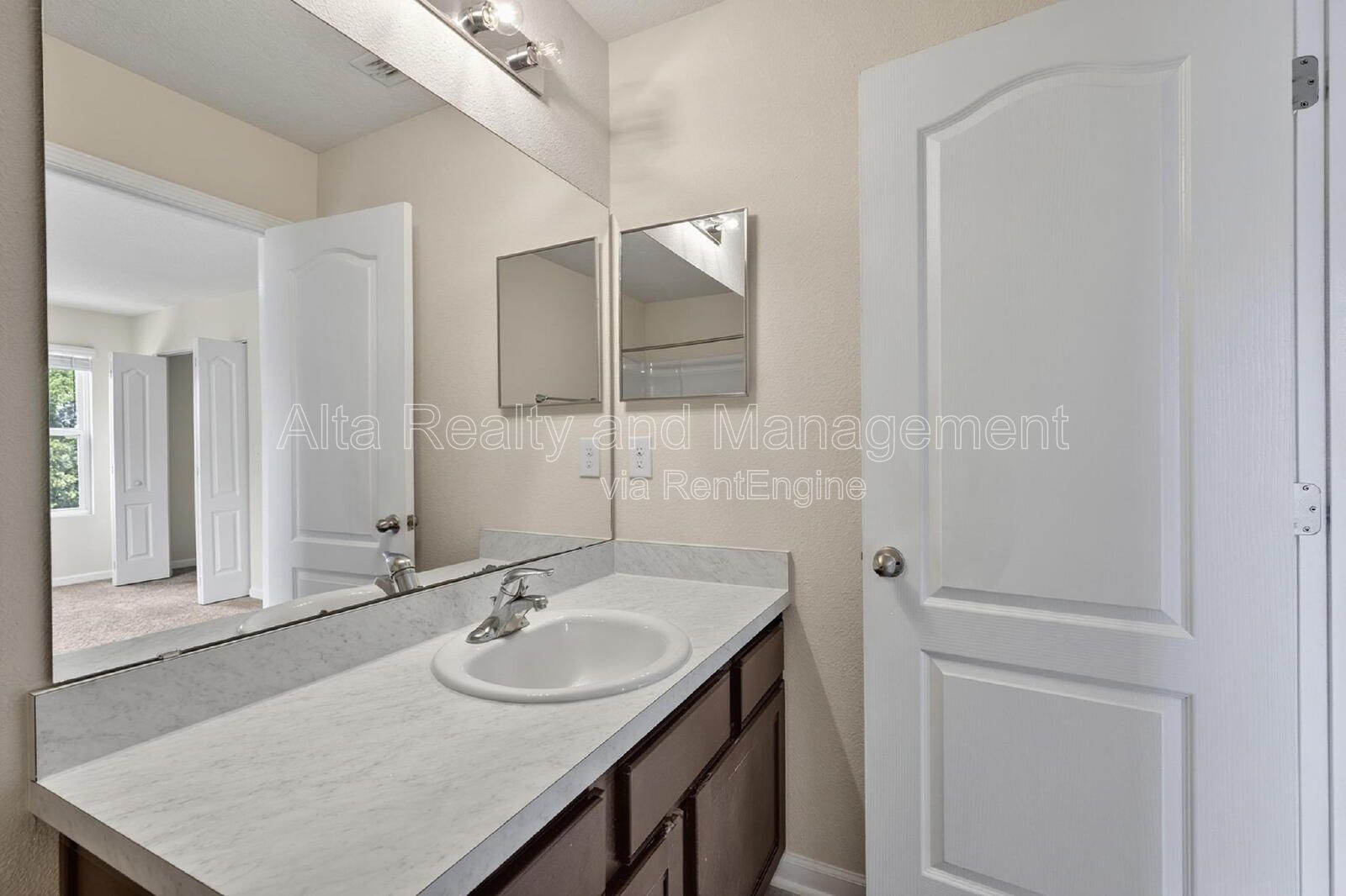 Modern 3BR Townhome in Baypointe Near St. Johns Town Center! property image