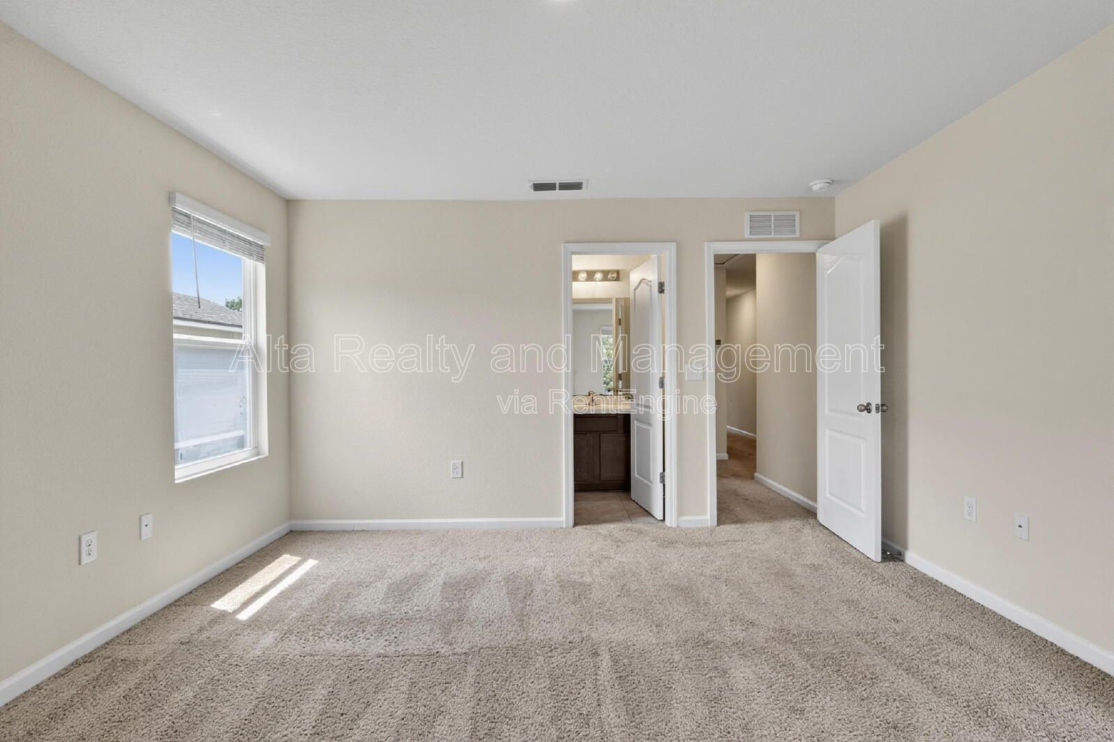 Modern 3BR Townhome in Baypointe Near St. Johns Town Center! property image