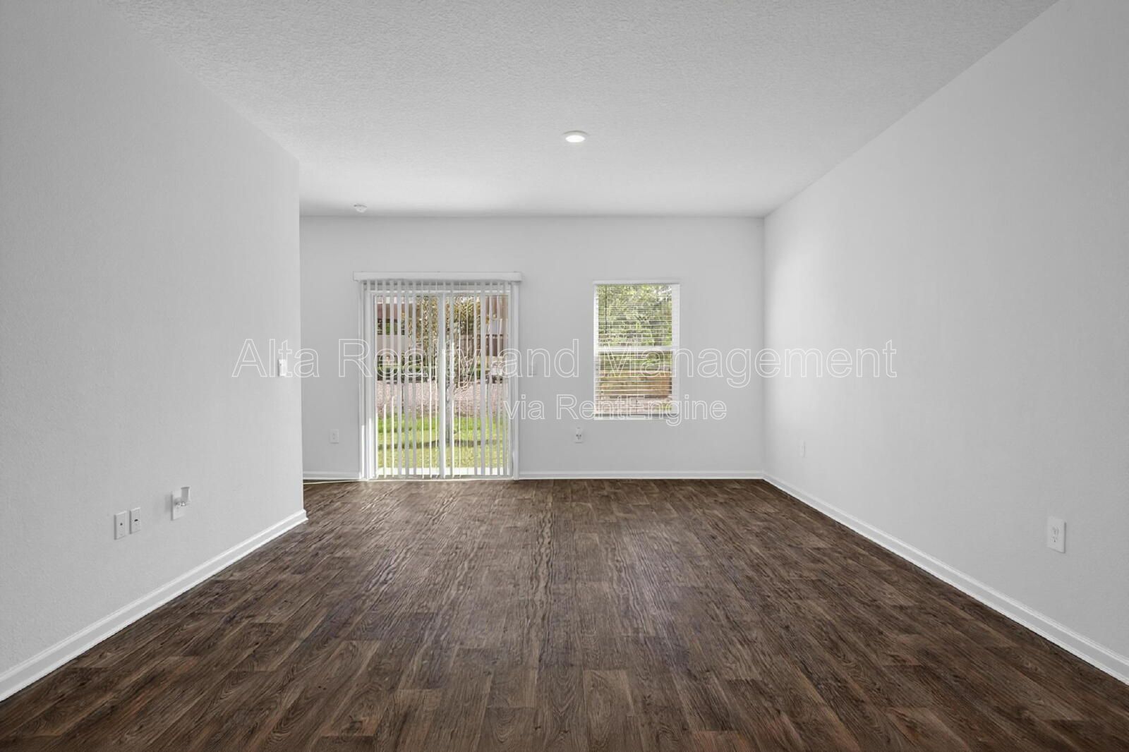 Convenient Baymeadows Living in Baypointe property image