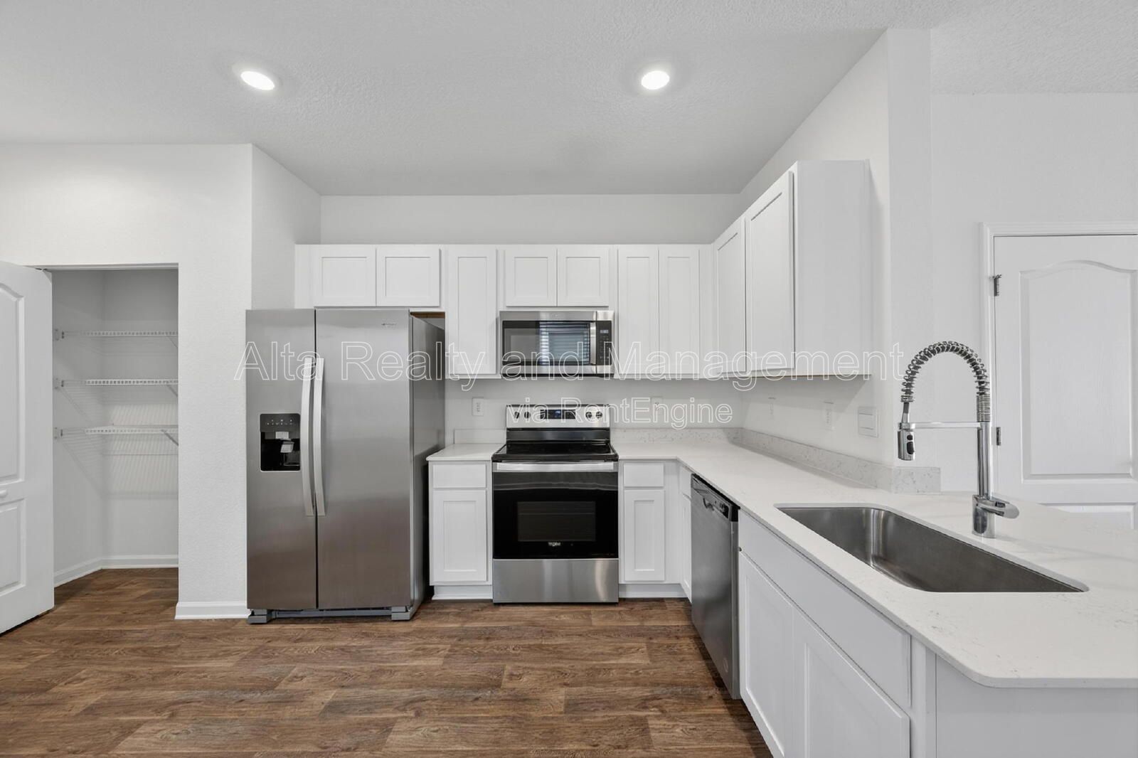 Convenient Baymeadows Living in Baypointe property image