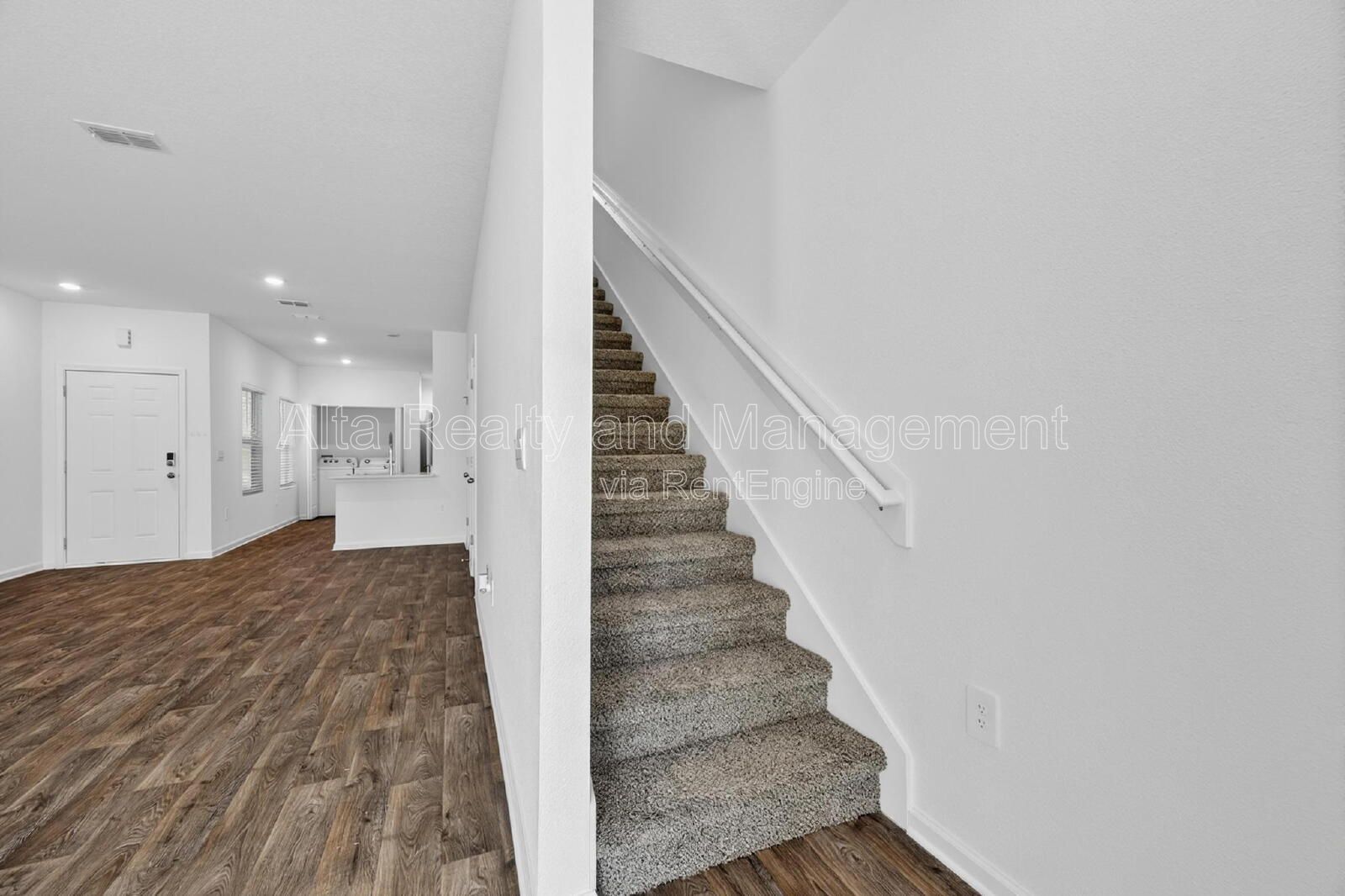 Convenient Baymeadows Living in Baypointe property image