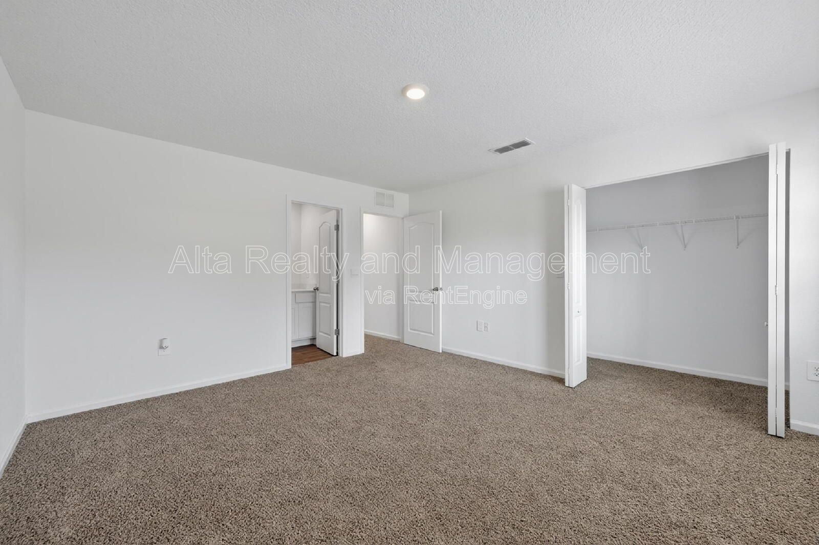 Convenient Baymeadows Living in Baypointe property image