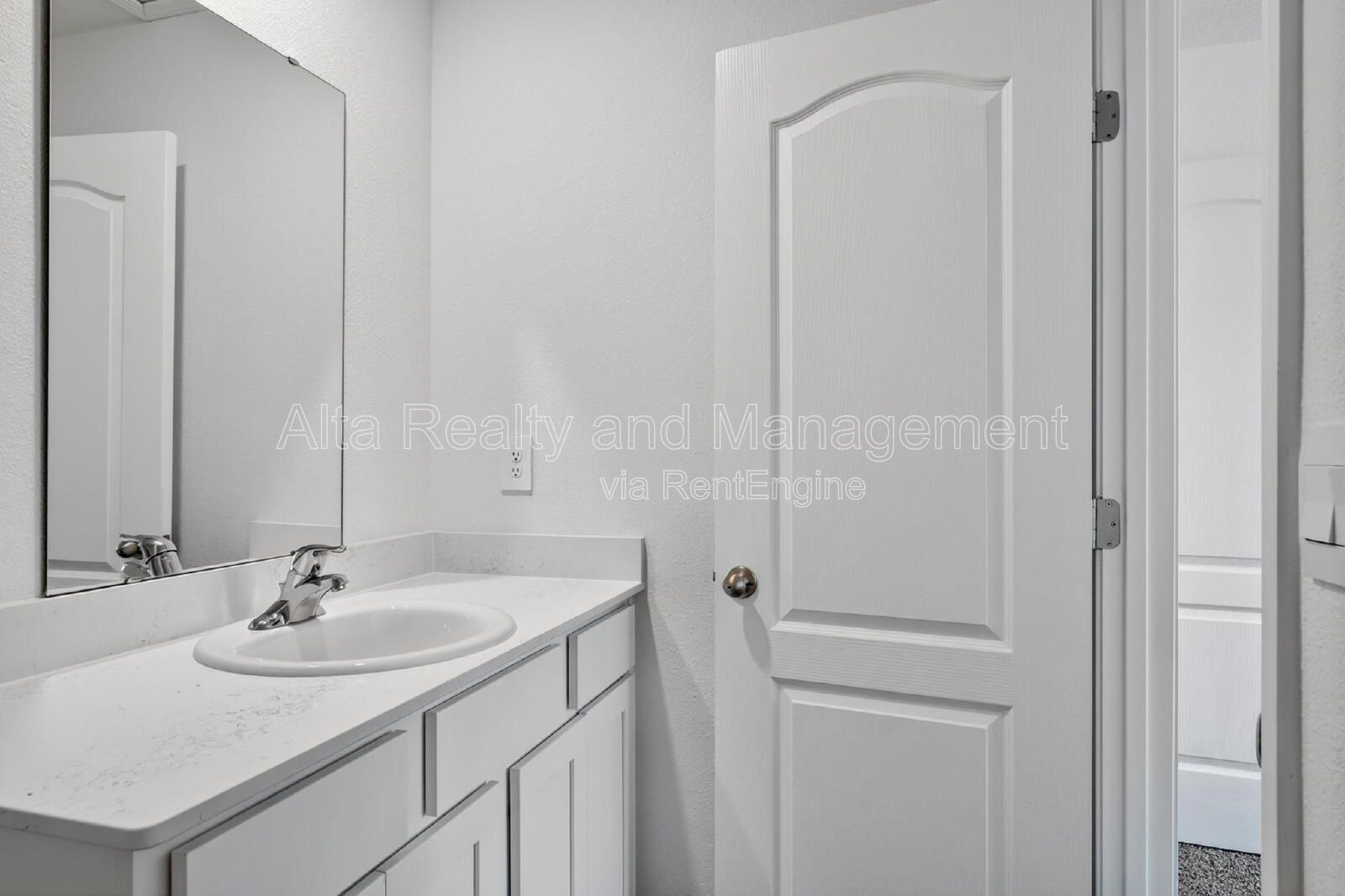 Convenient Baymeadows Living in Baypointe property image