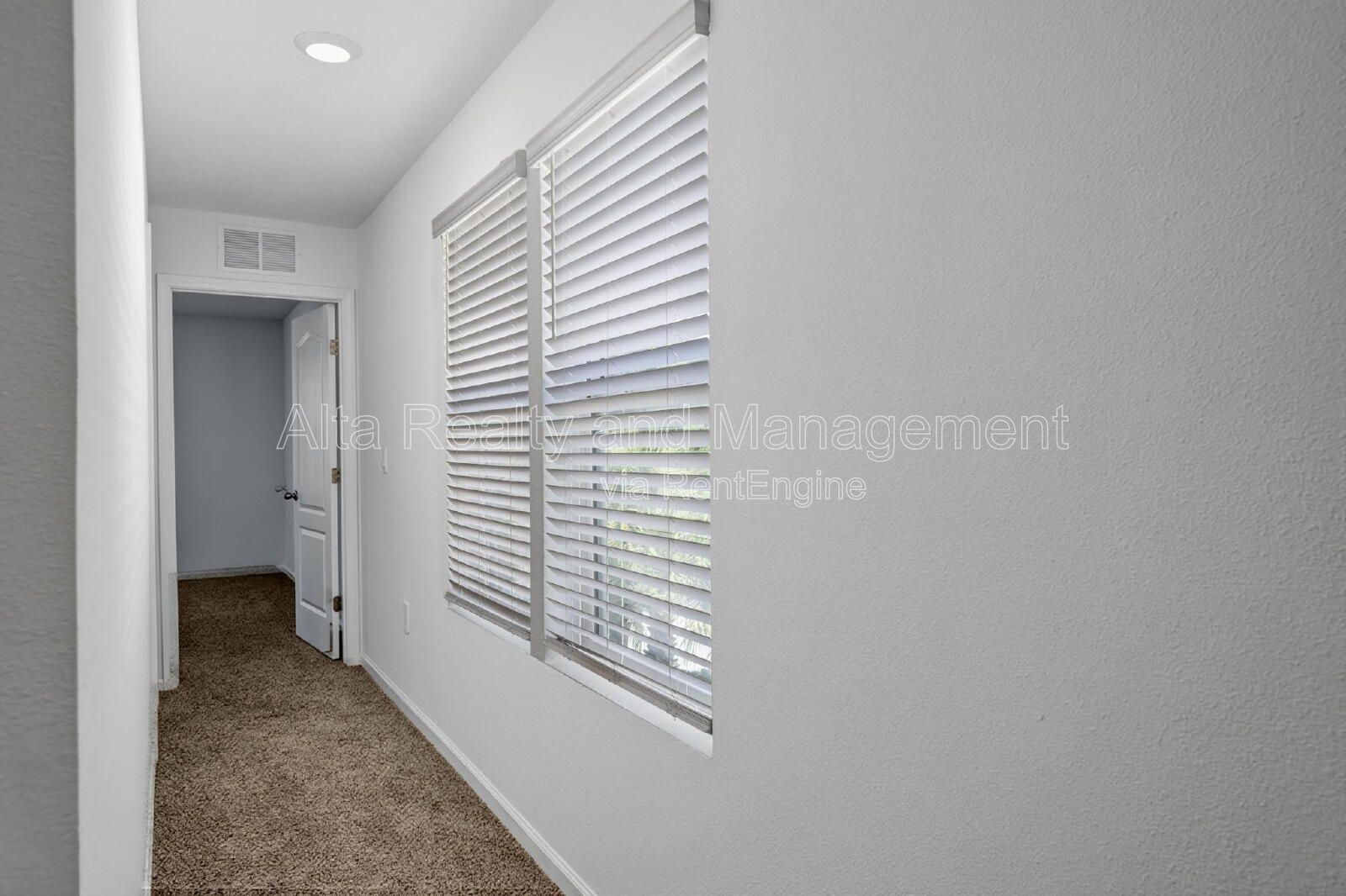Convenient Baymeadows Living in Baypointe property image