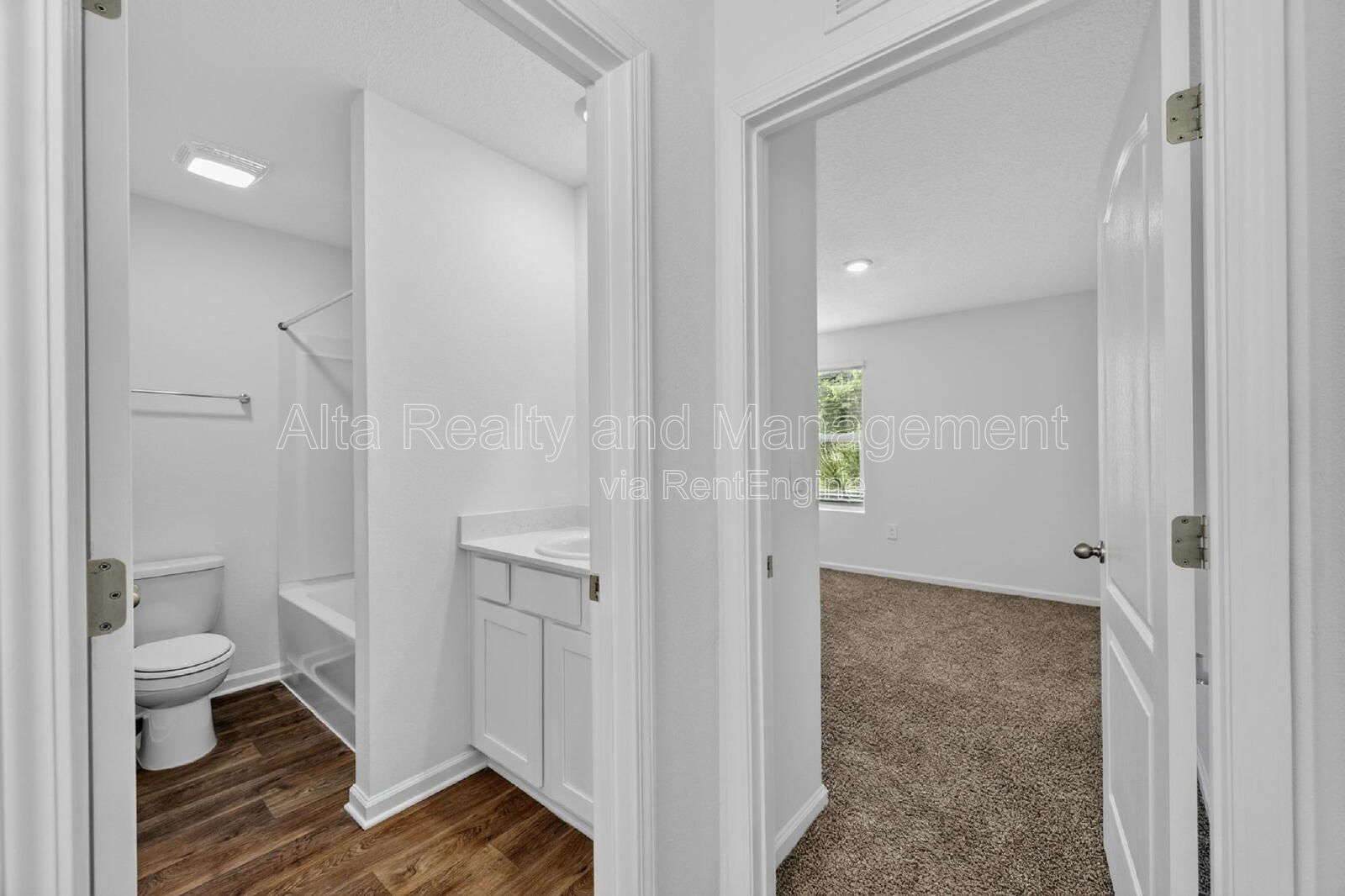 Convenient Baymeadows Living in Baypointe property image