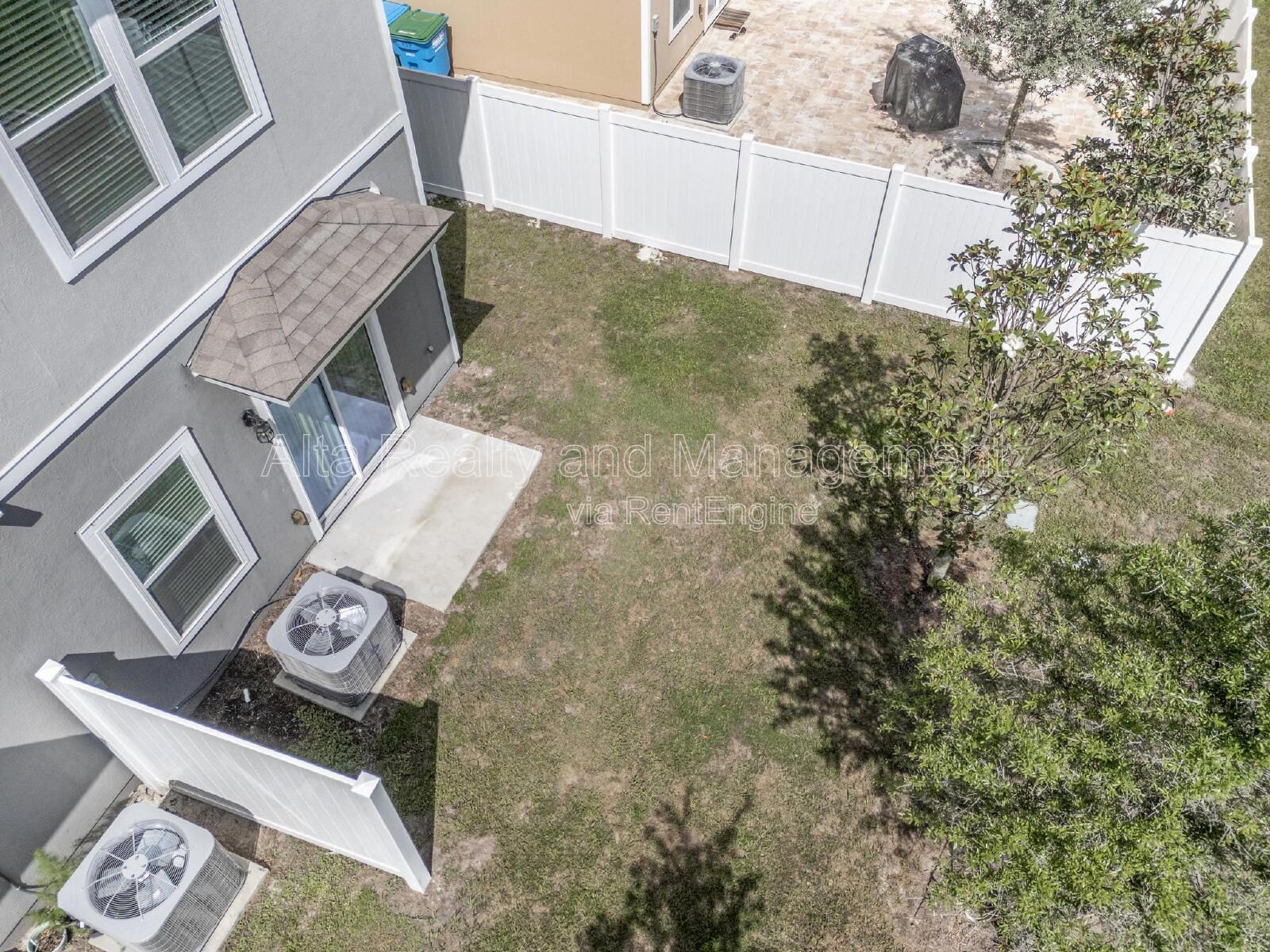 Convenient Baymeadows Living in Baypointe property image