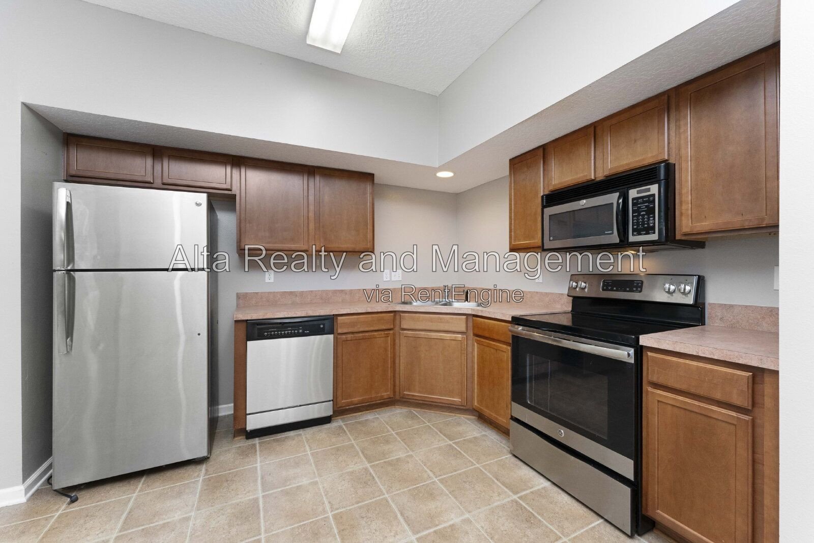 Charming 3BR Townhouse with Garage & Private Patio – Prime Location Near NAS JAX property image