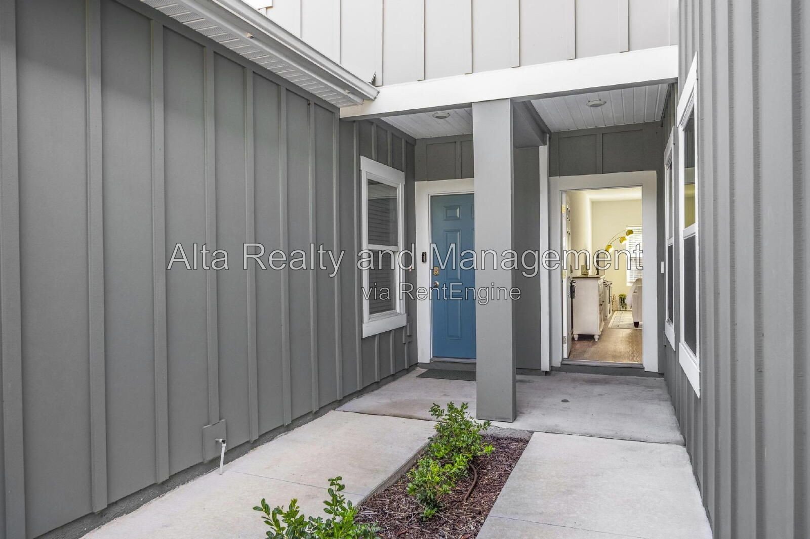 Like-New 3-Bedroom Pond-View Townhome in Baymeadows! property image