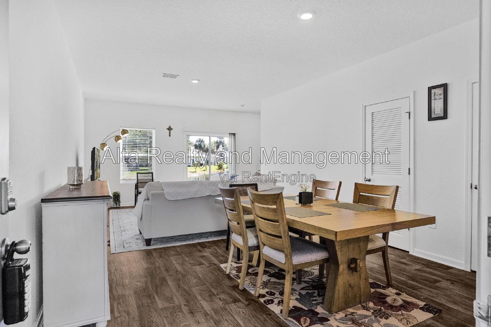 Like-New 3-Bedroom Pond-View Townhome in Baymeadows! property image