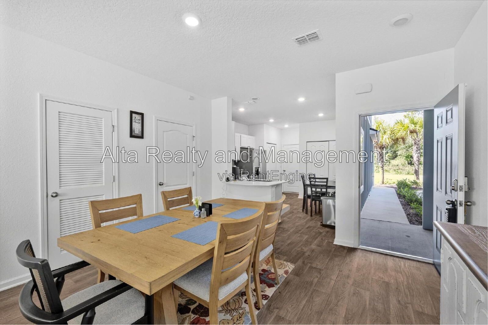 Like-New 3-Bedroom Pond-View Townhome in Baymeadows! property image