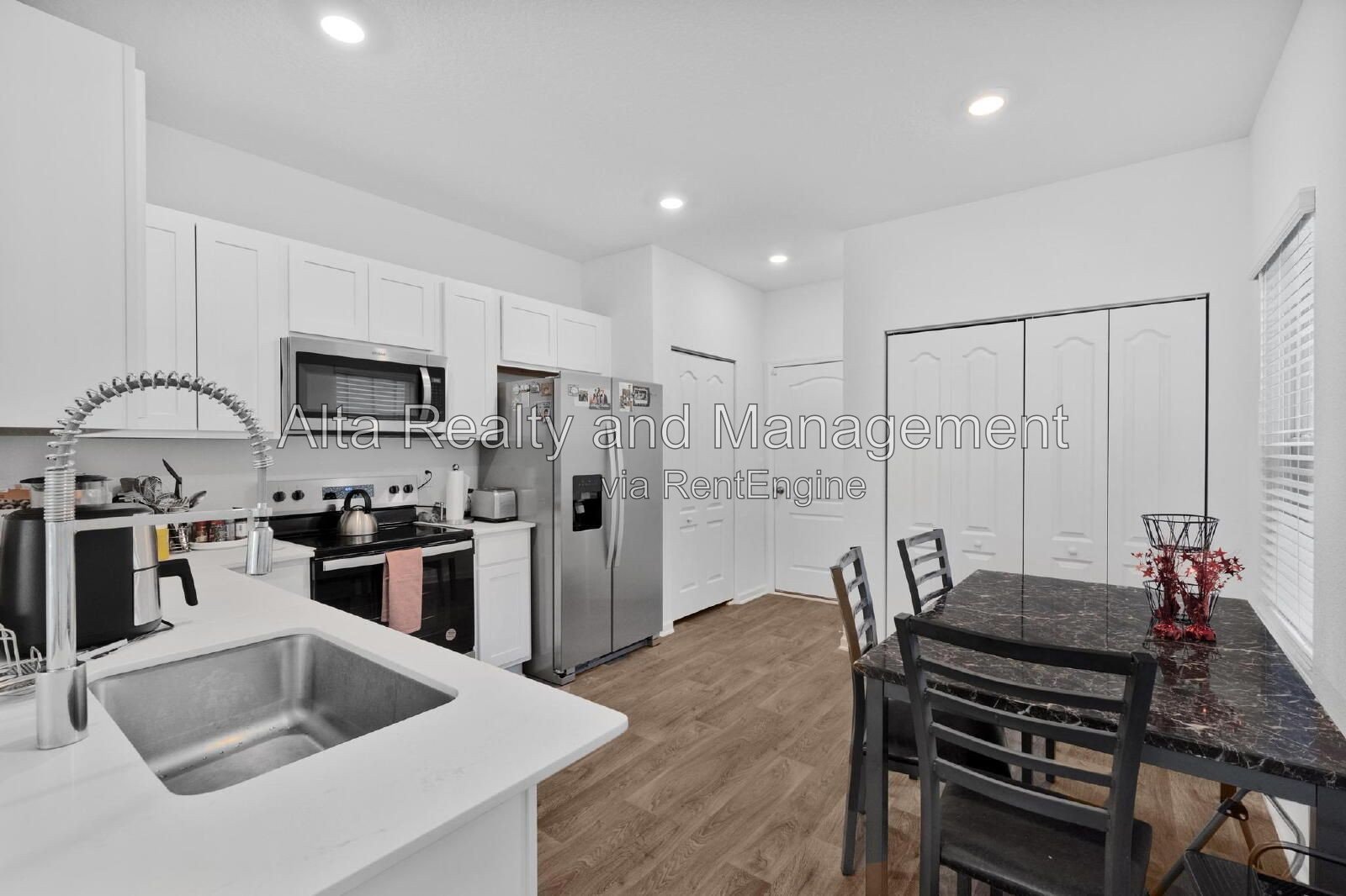 Like-New 3-Bedroom Pond-View Townhome in Baymeadows! property image