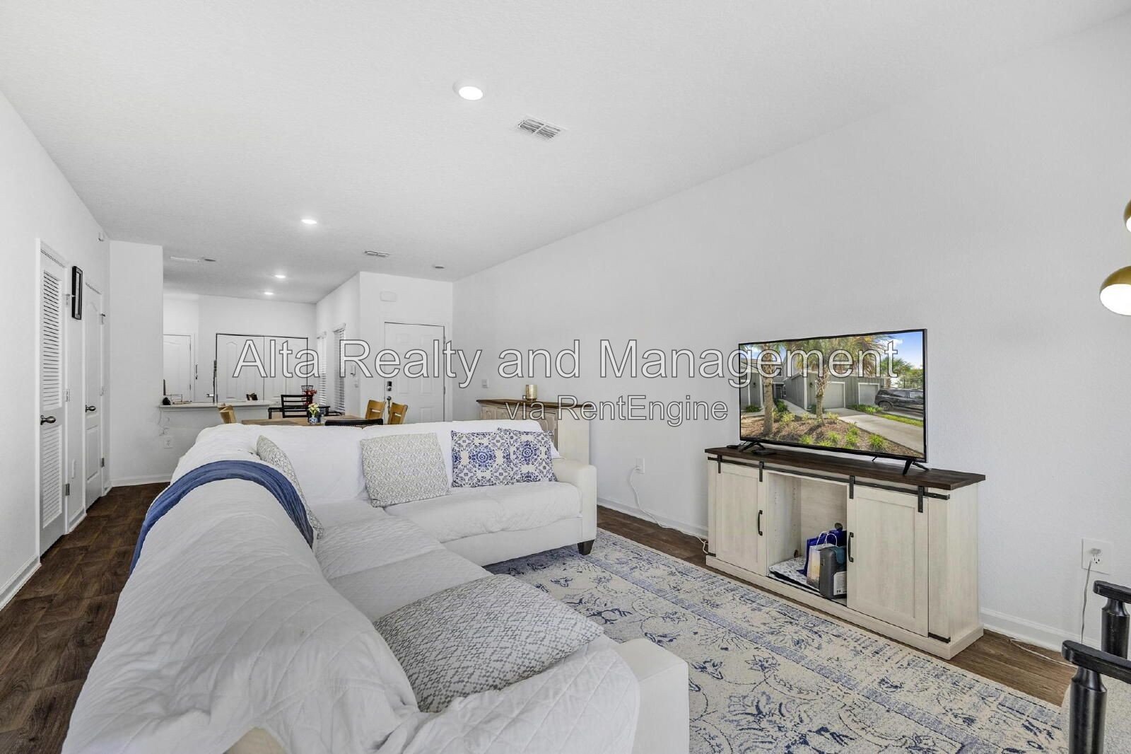 Like-New 3-Bedroom Pond-View Townhome in Baymeadows! property image