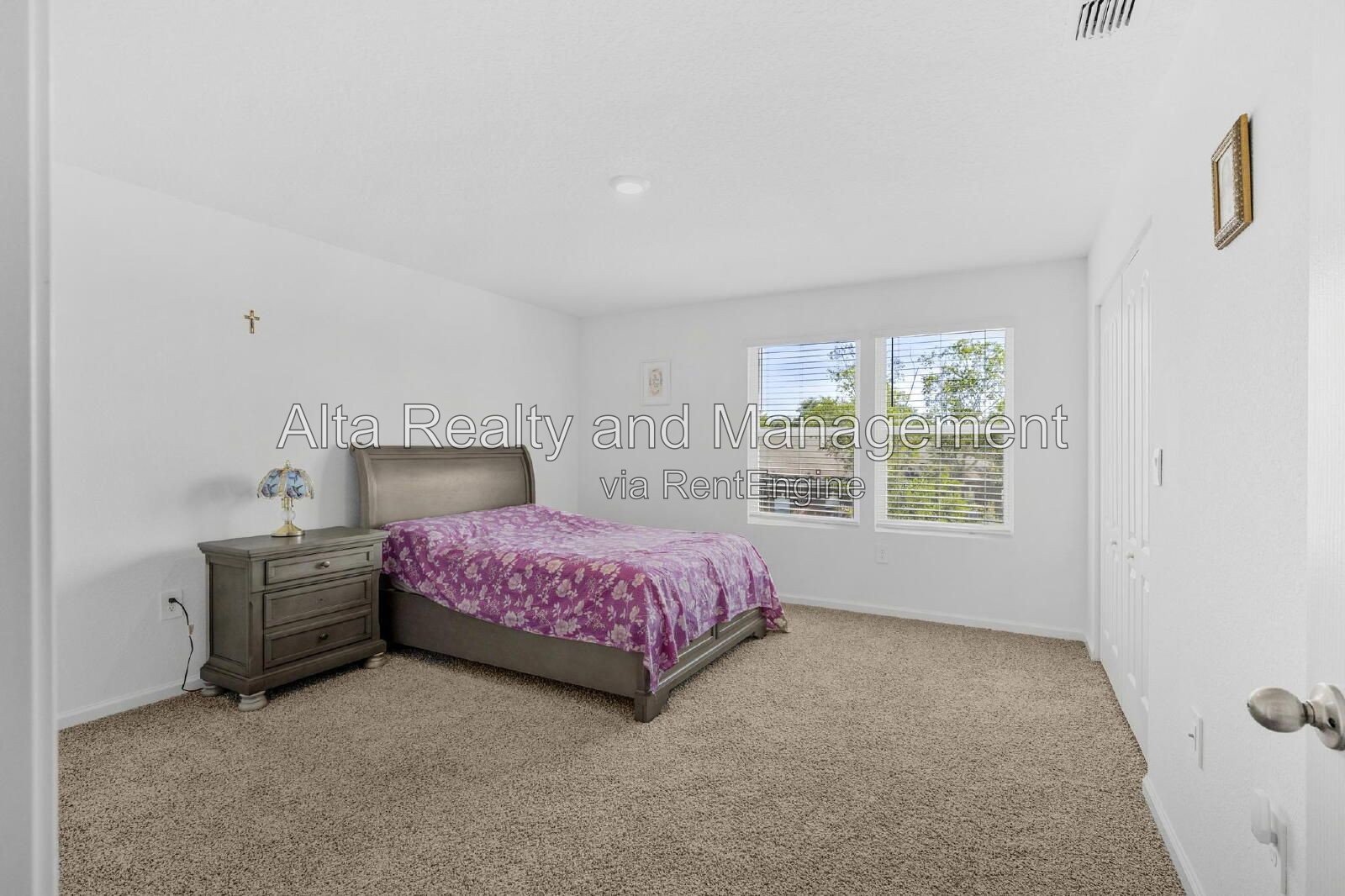 Like-New 3-Bedroom Pond-View Townhome in Baymeadows! property image