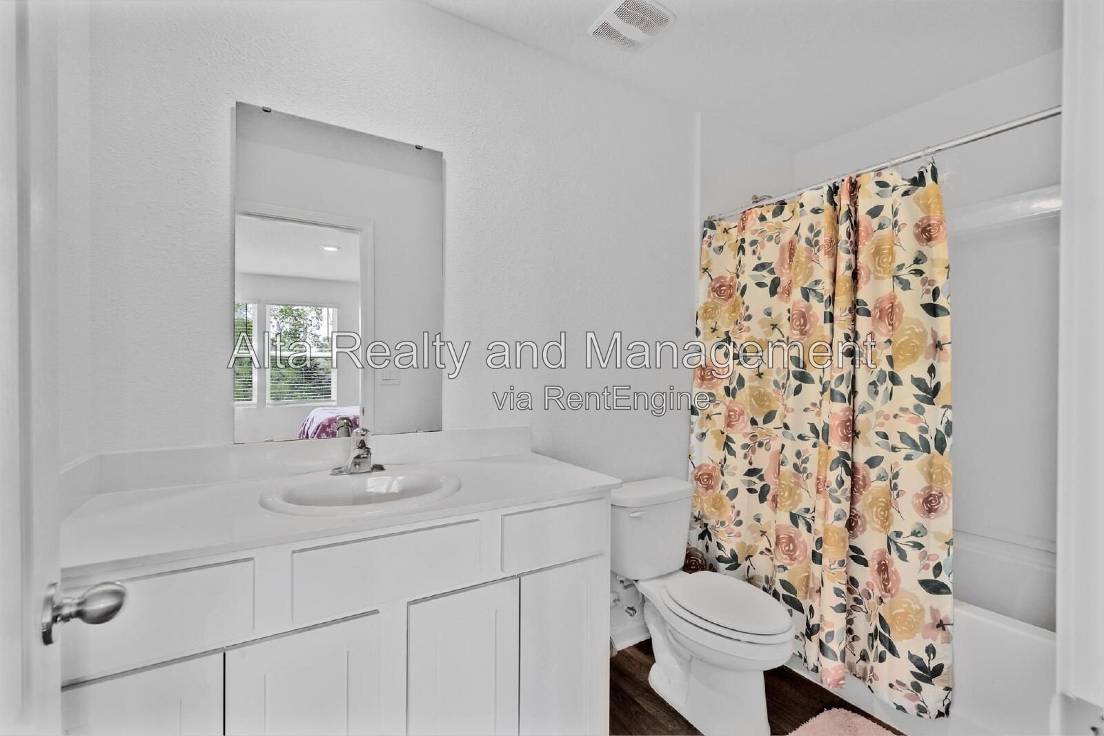 Like-New 3-Bedroom Pond-View Townhome in Baymeadows! property image