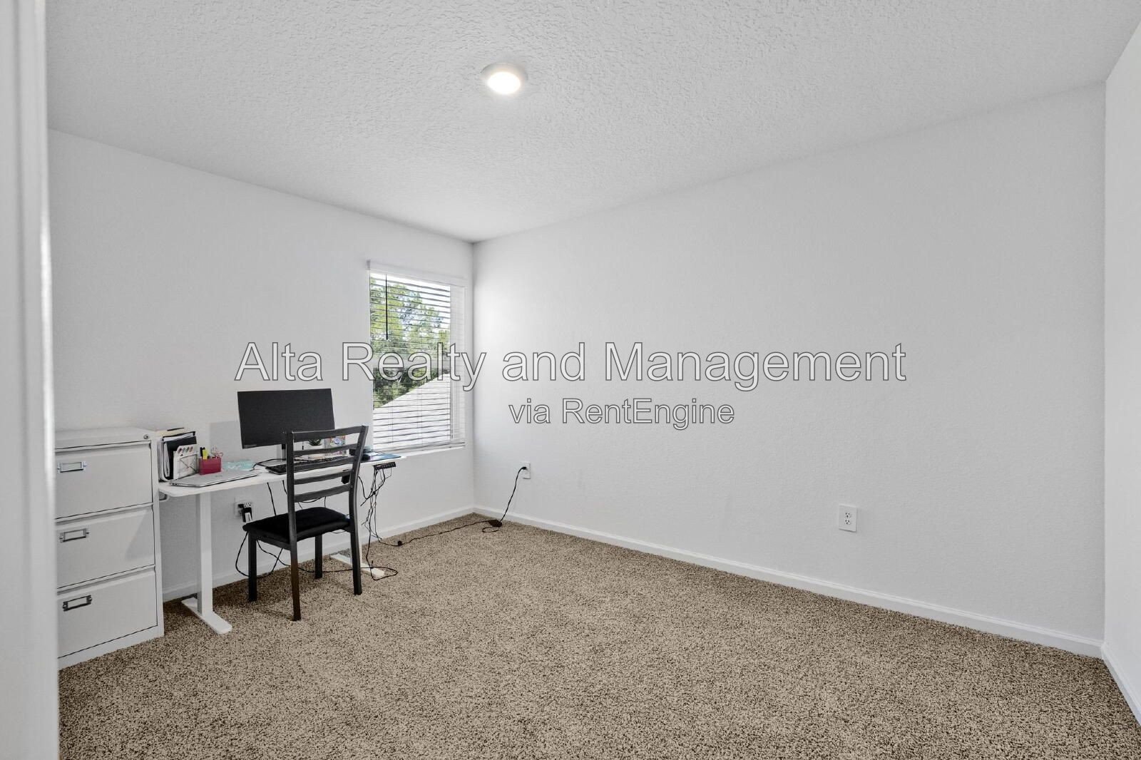Like-New 3-Bedroom Pond-View Townhome in Baymeadows! property image