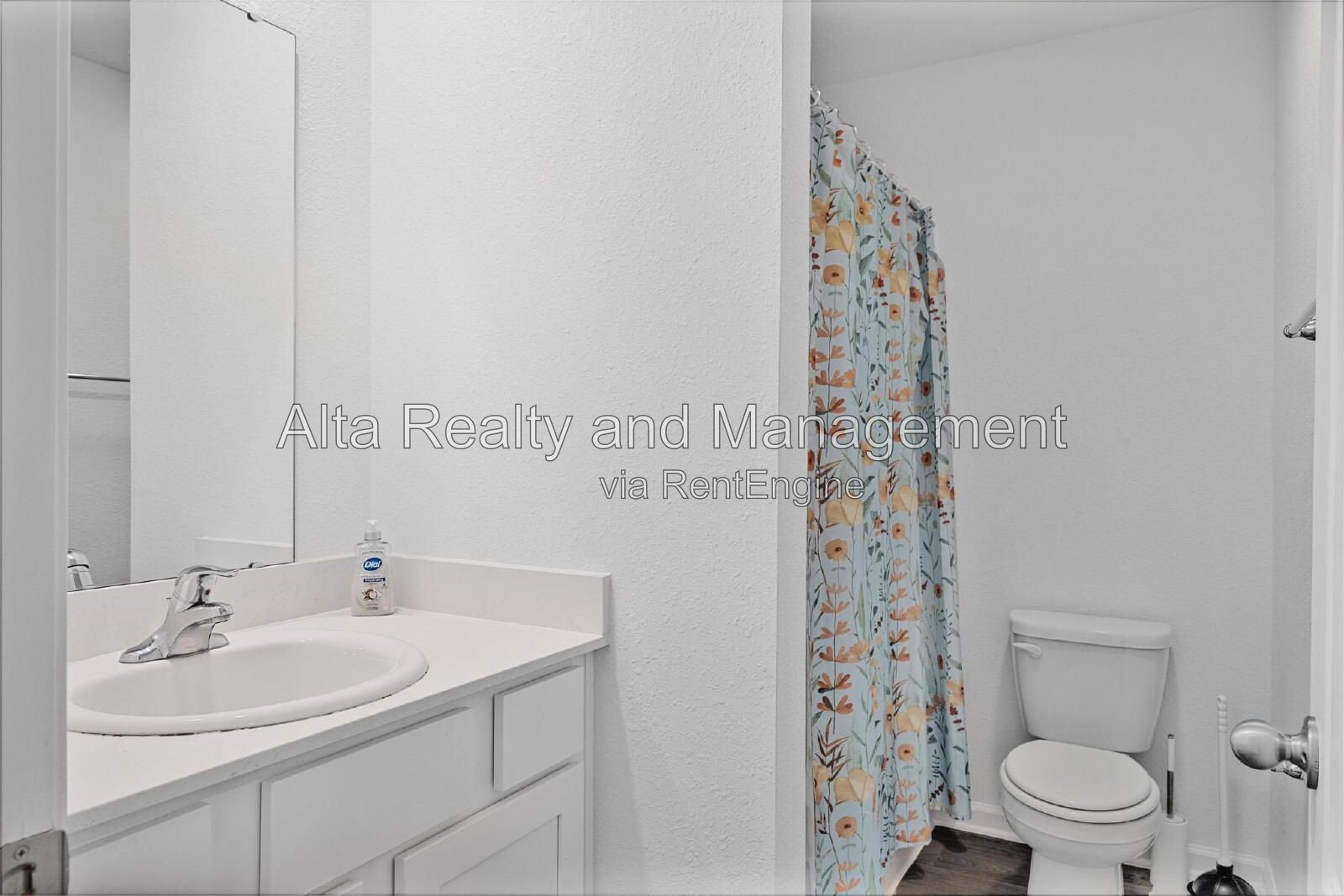 Like-New 3-Bedroom Pond-View Townhome in Baymeadows! property image
